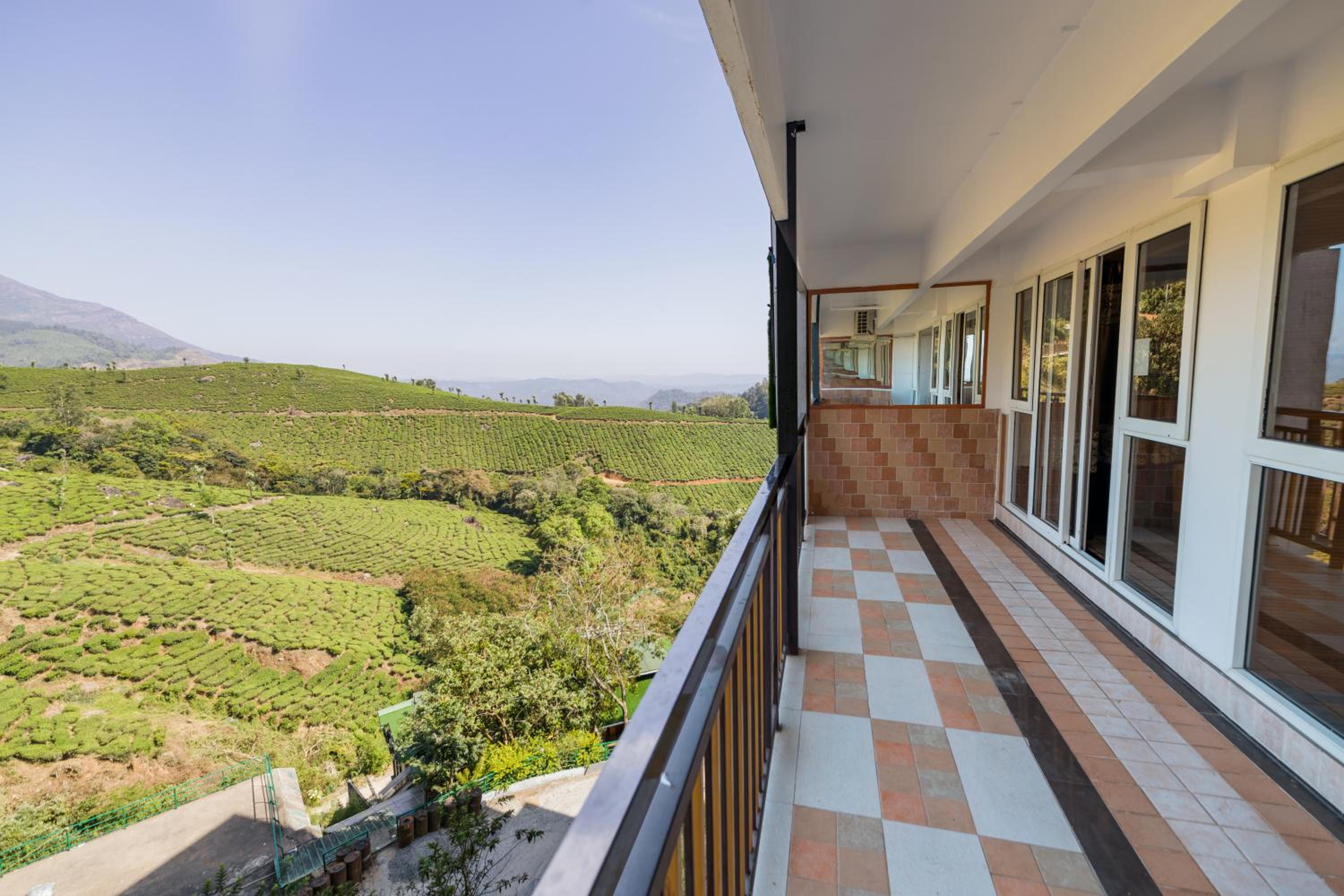 Honeymoon suite with Complimentary Adventure Activities and 100 Spread Breakfast