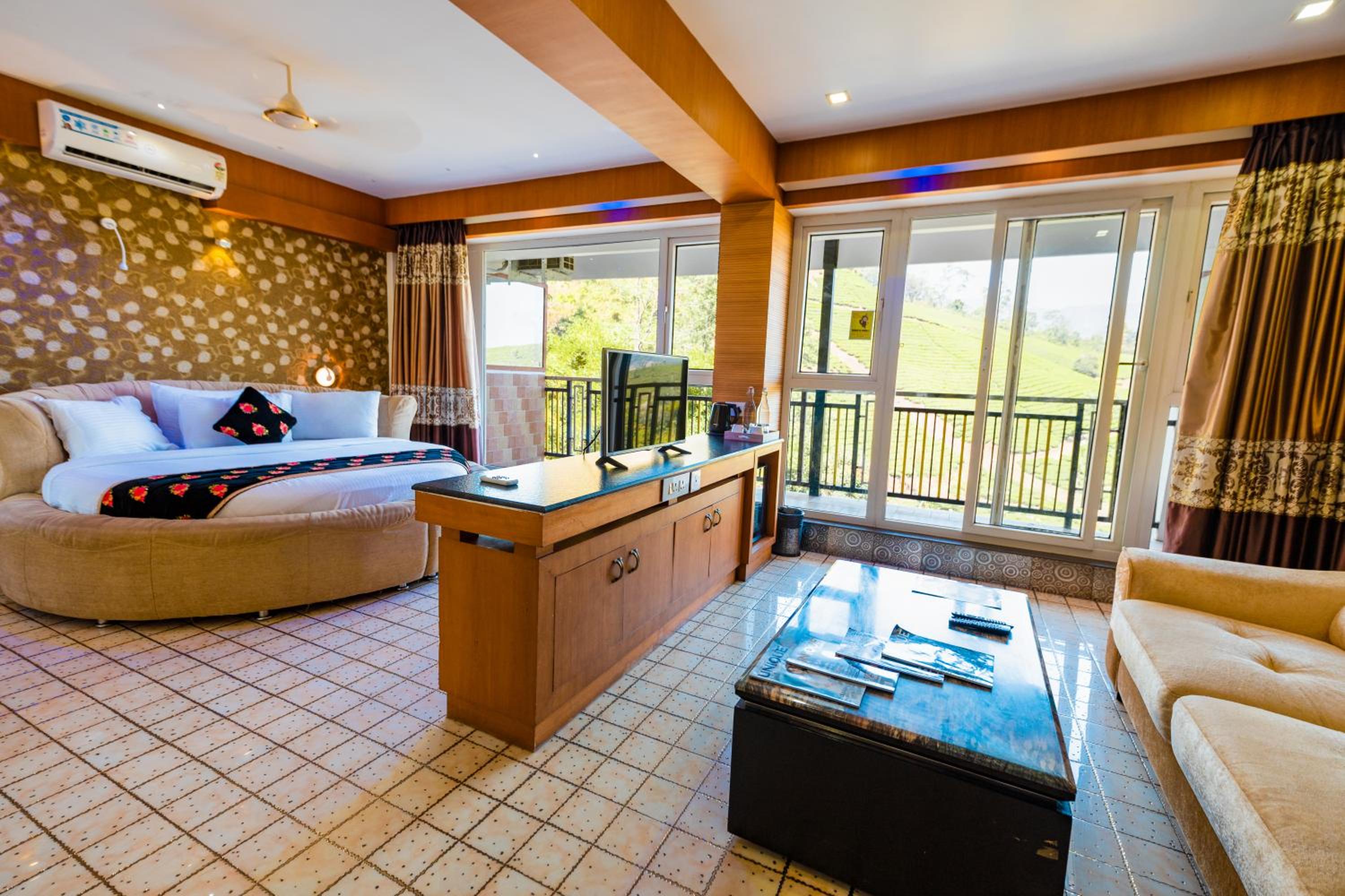 Honeymoon suite with Complimentary Adventure Activities and 100 Spread Breakfast Honeymoon suite with Complimentary Adventure Activities and 100 Spread Breakfast
