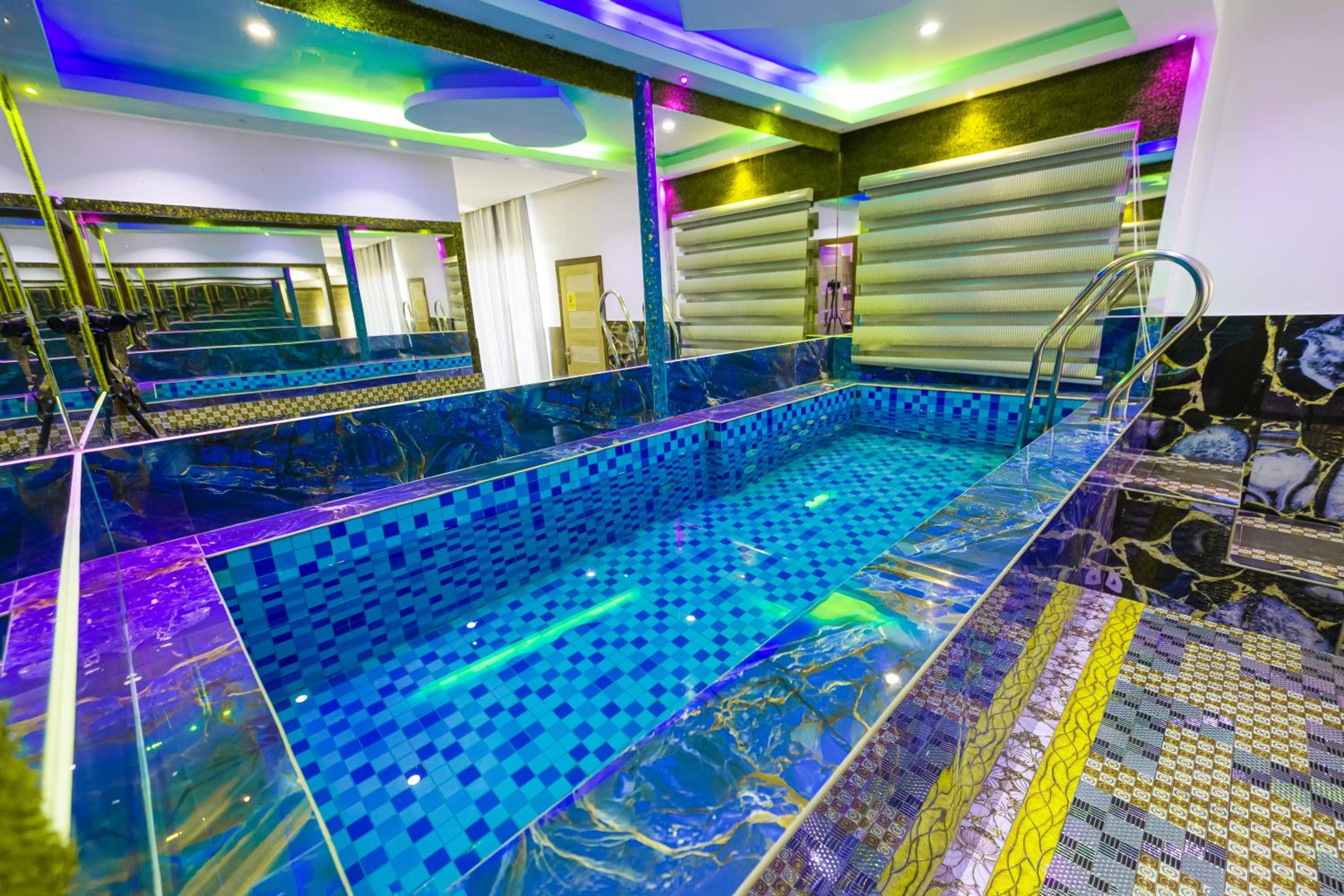 Mini pool room with Complimentary Adventure Activities and 100 Spread Breakfast Mini pool room with Complimentary Adventure Activities and 100 Spread Breakfast