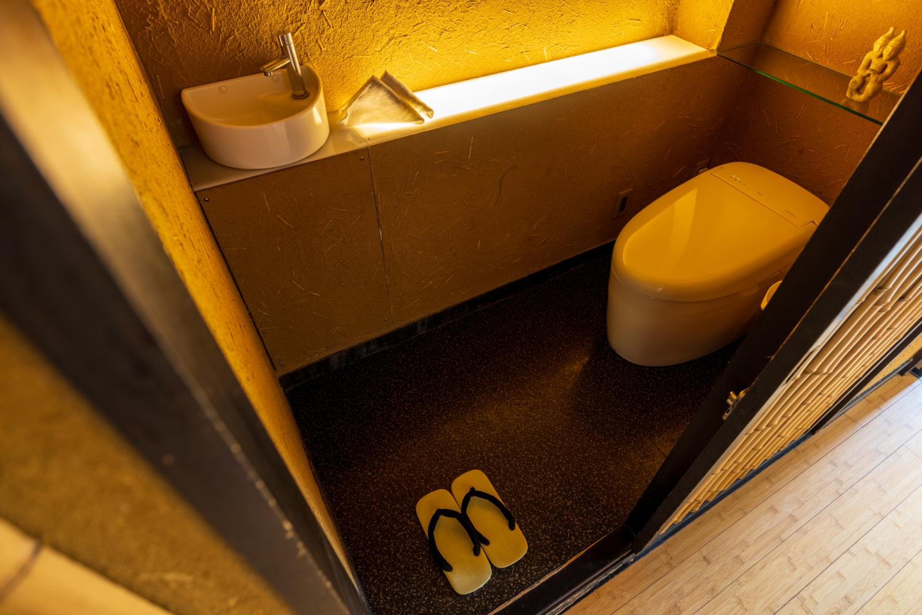 Executive Suite with Open-Air Bath "KAZE" - Smoking photo 3