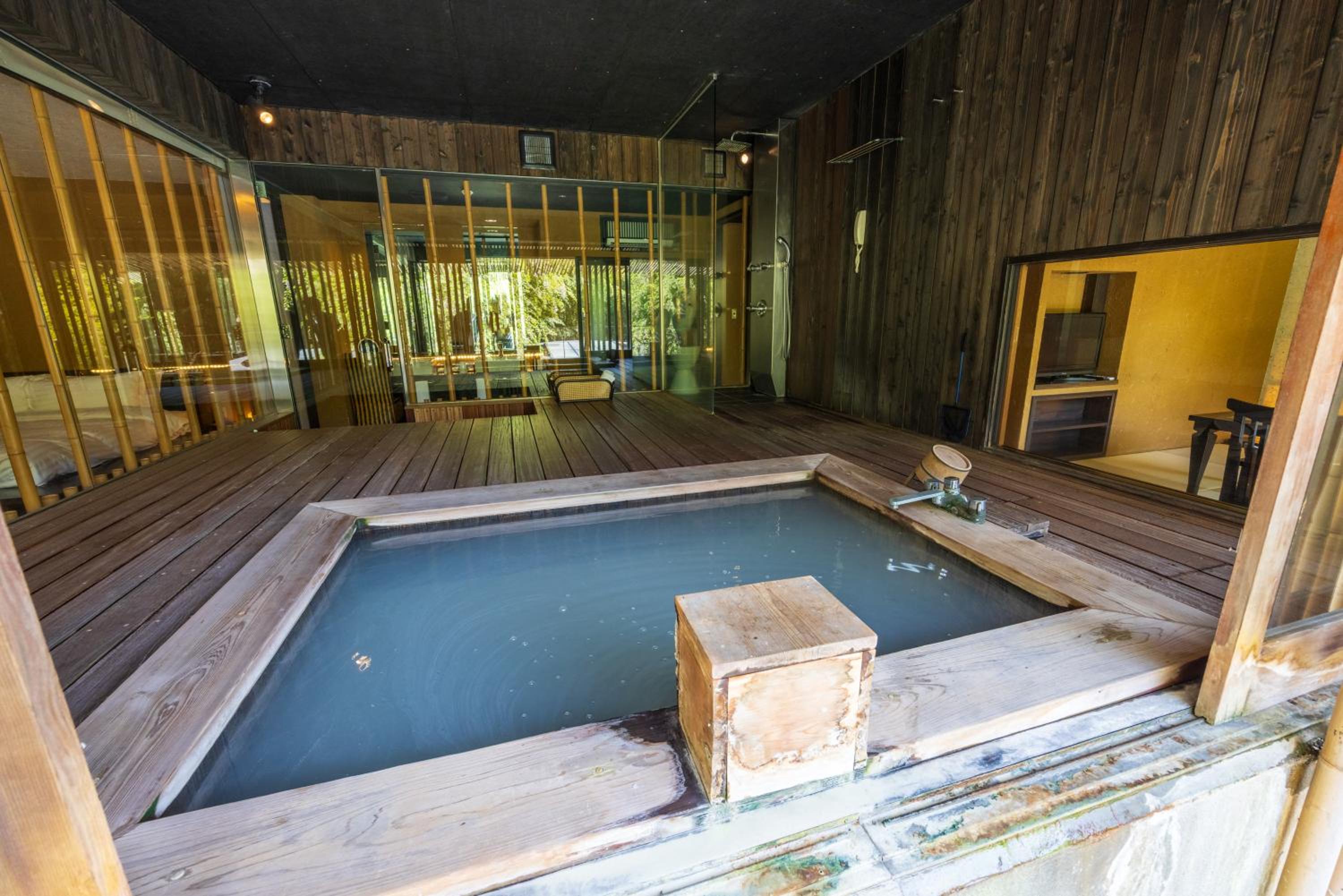 Premium Suite with Open-Air Bath "HIBIKI" - Smoking photo 2