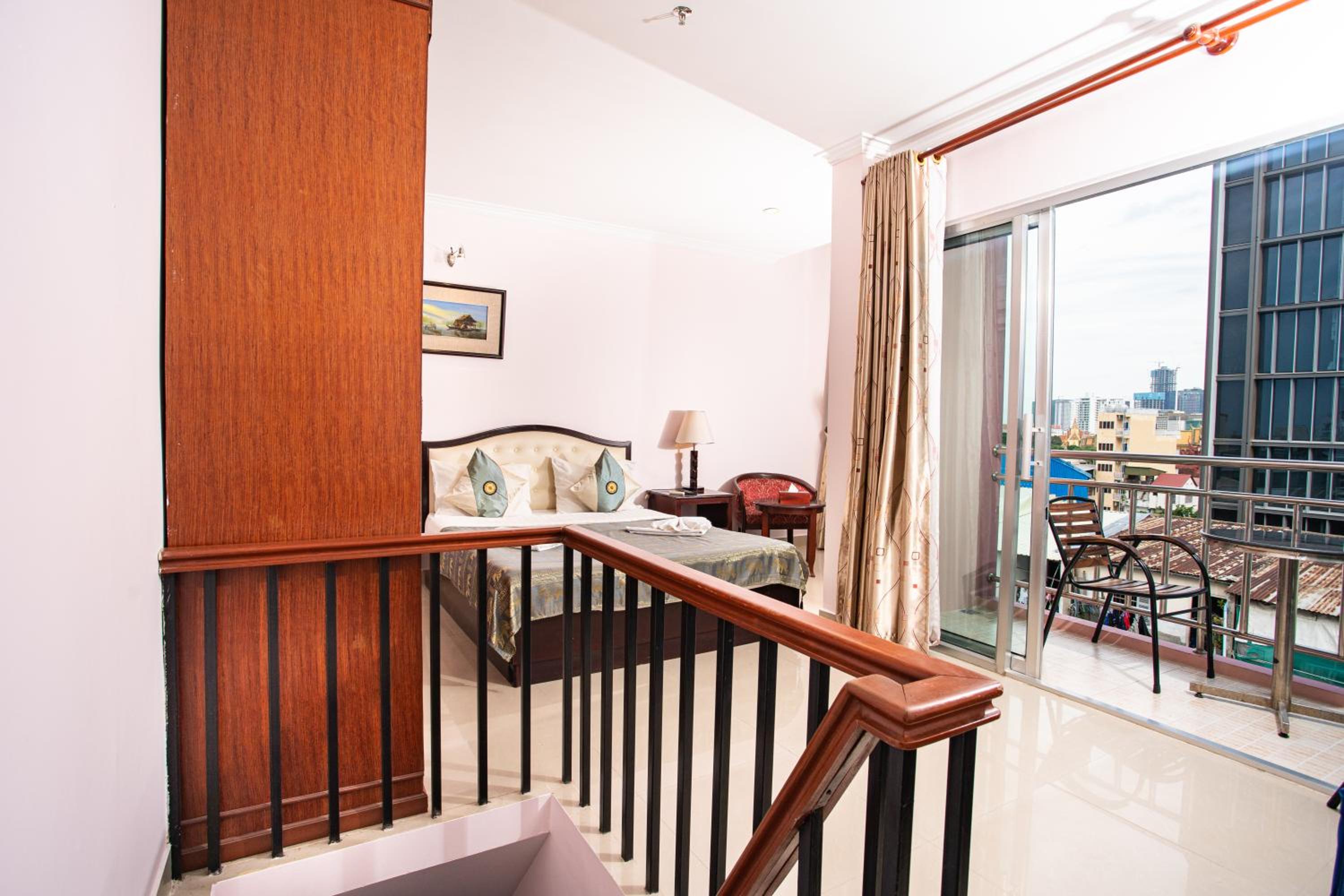 Family Room with Balcony photo 1