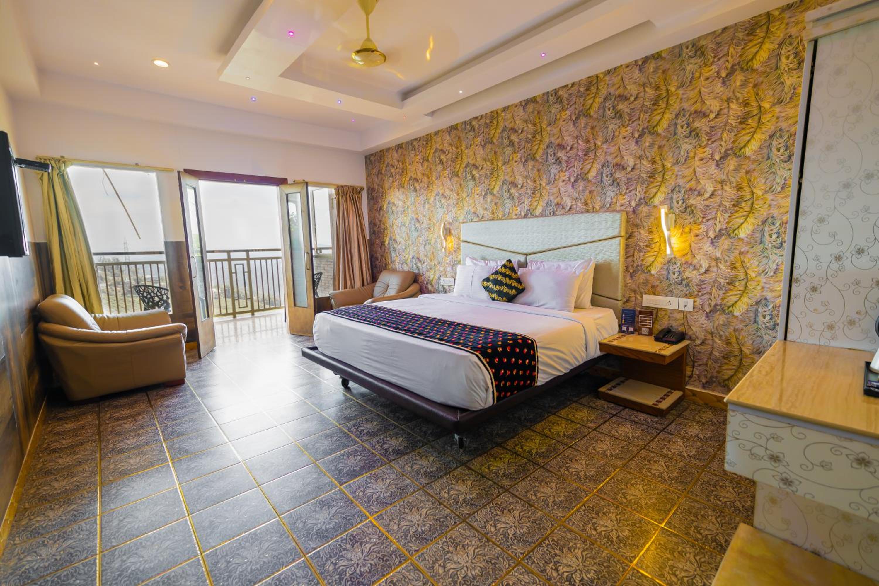 Premium club suite with Complimentary Adventure Activities and 100 Spread Breakfast photo 1