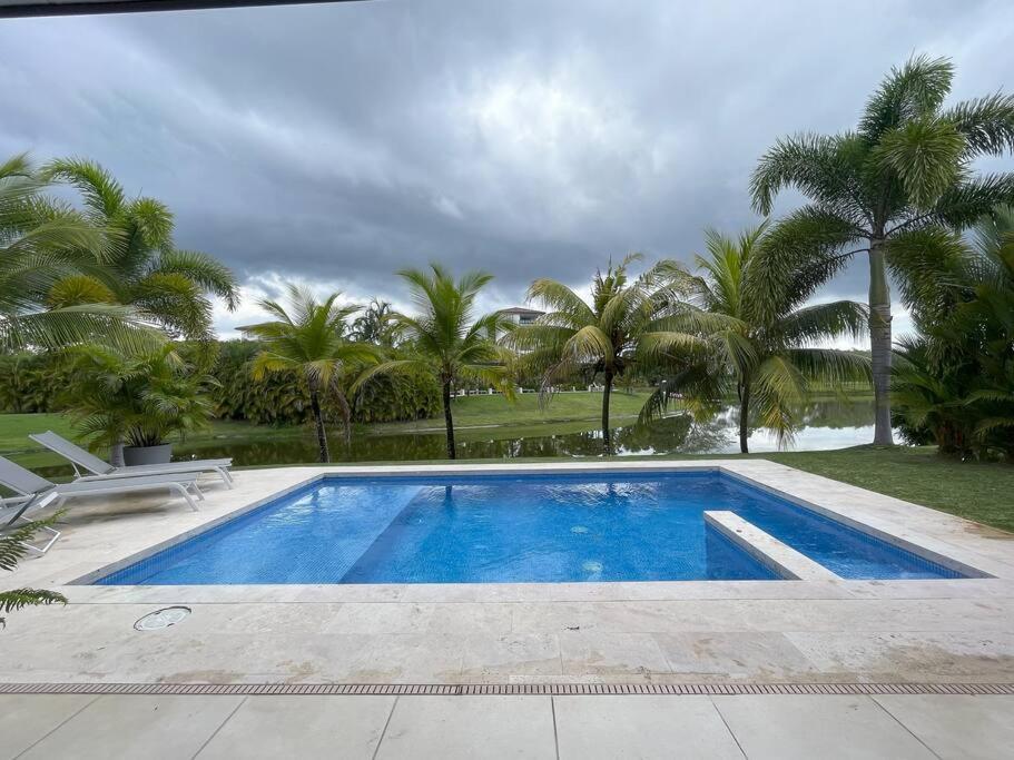 Villa photo 1