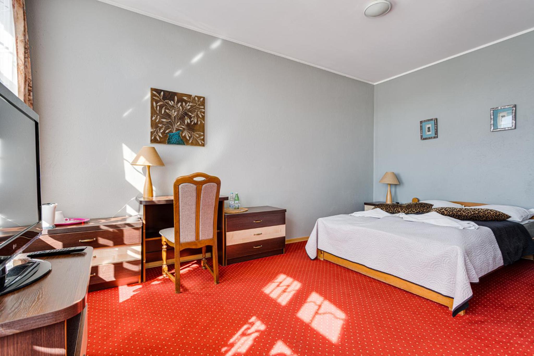 Double or Twin Room - Photo 5