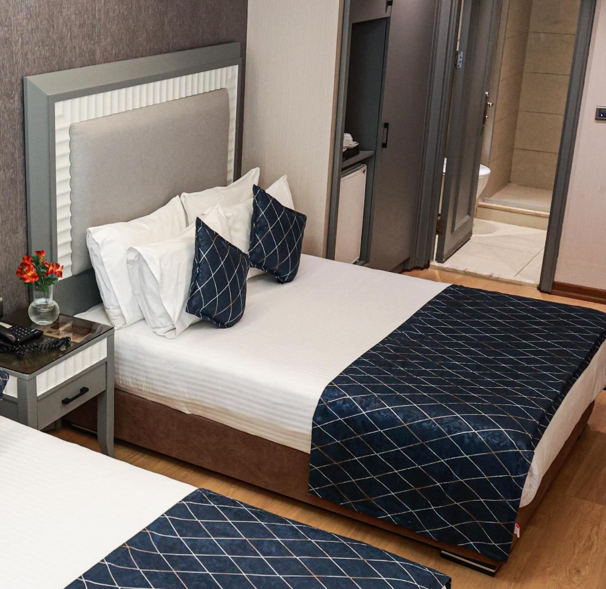 Luxury Quadruple Room photo 2