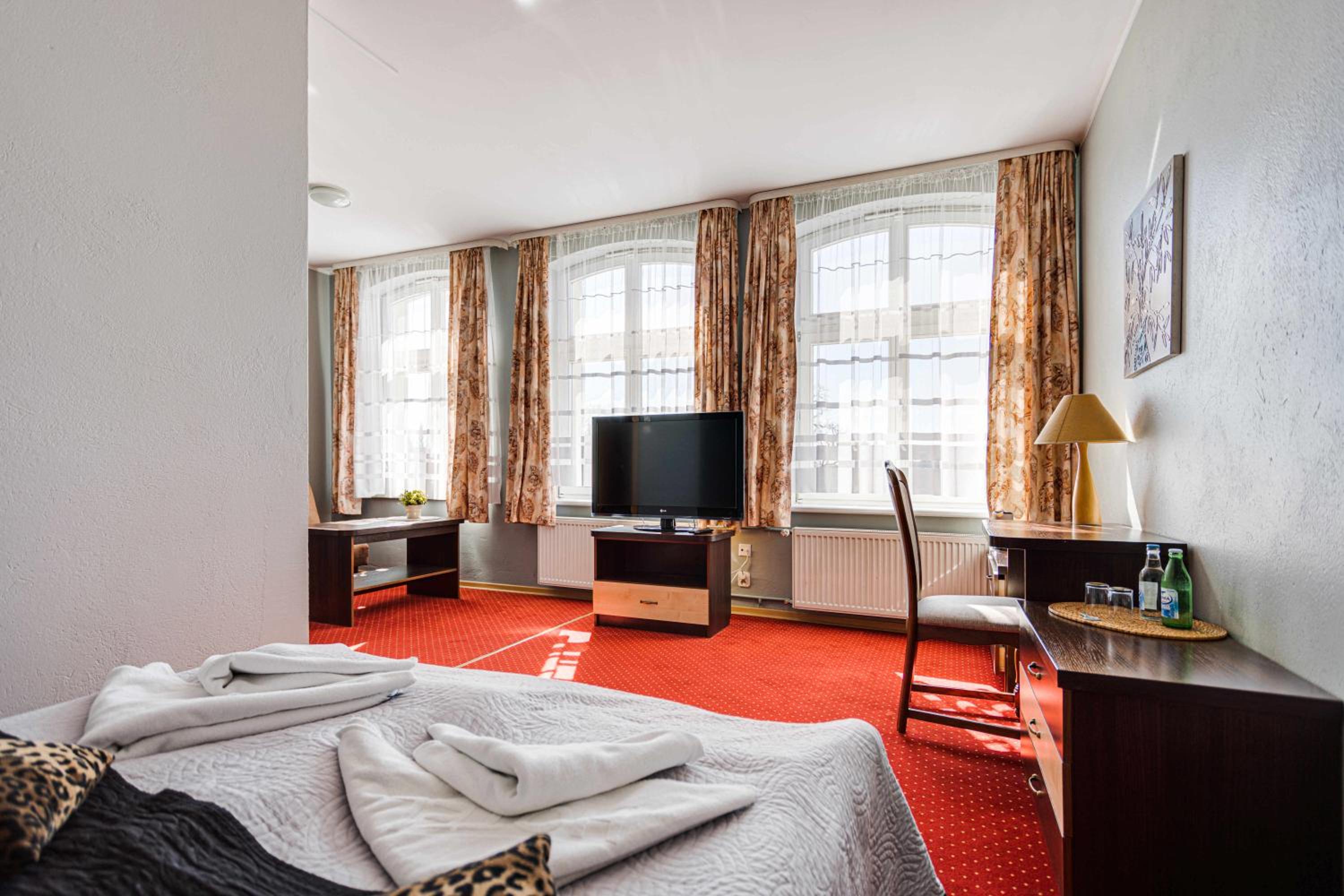 Double or Twin Room - Photo 4