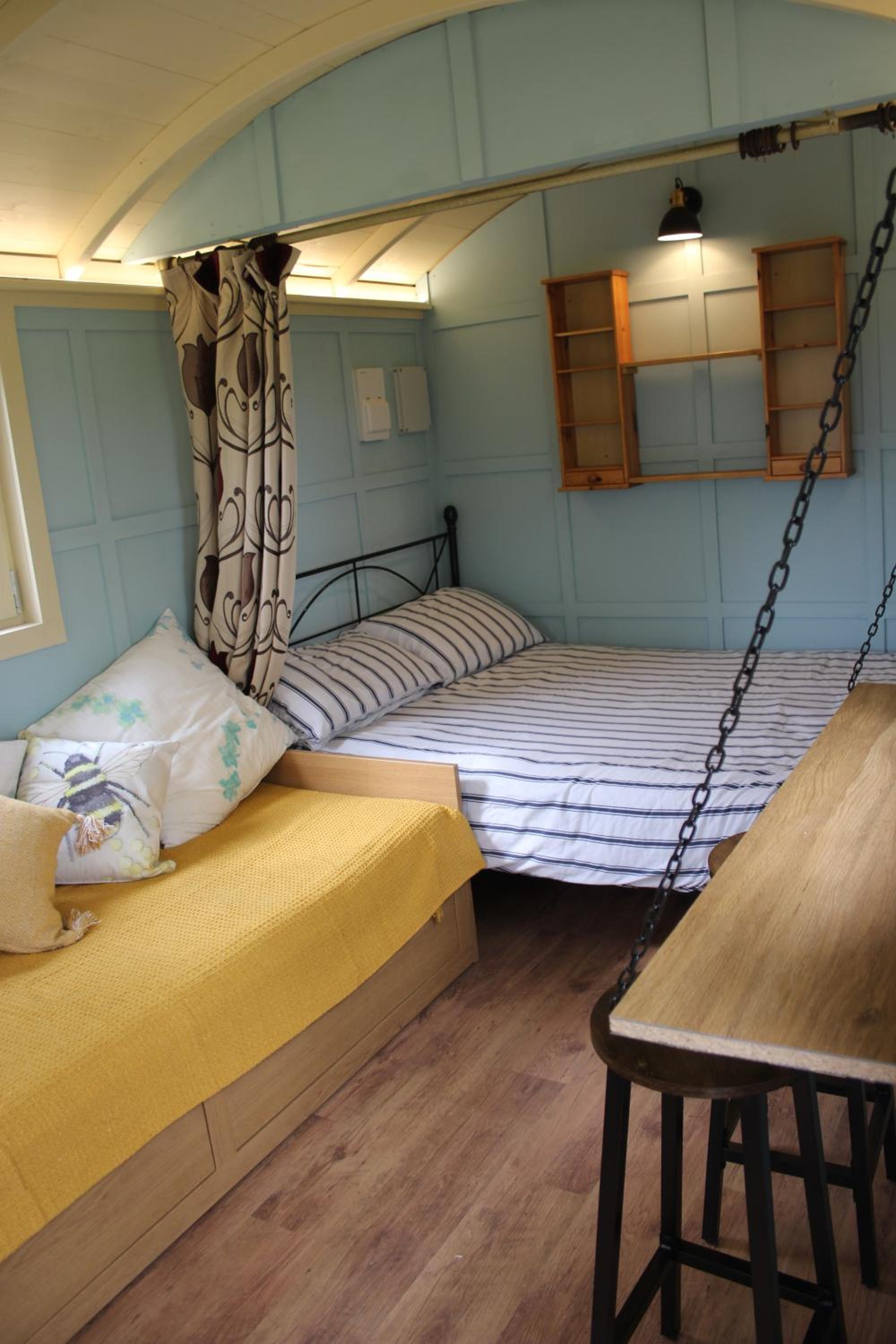 Double Room with Shared Bathroom photo 1