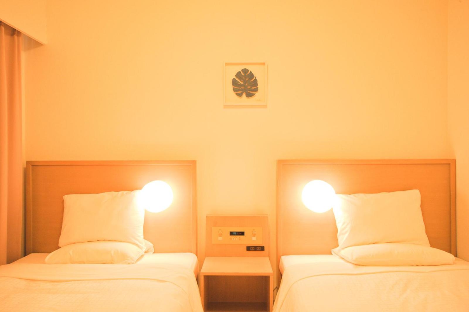 Twin Room - Non-Smoking - Photo 2