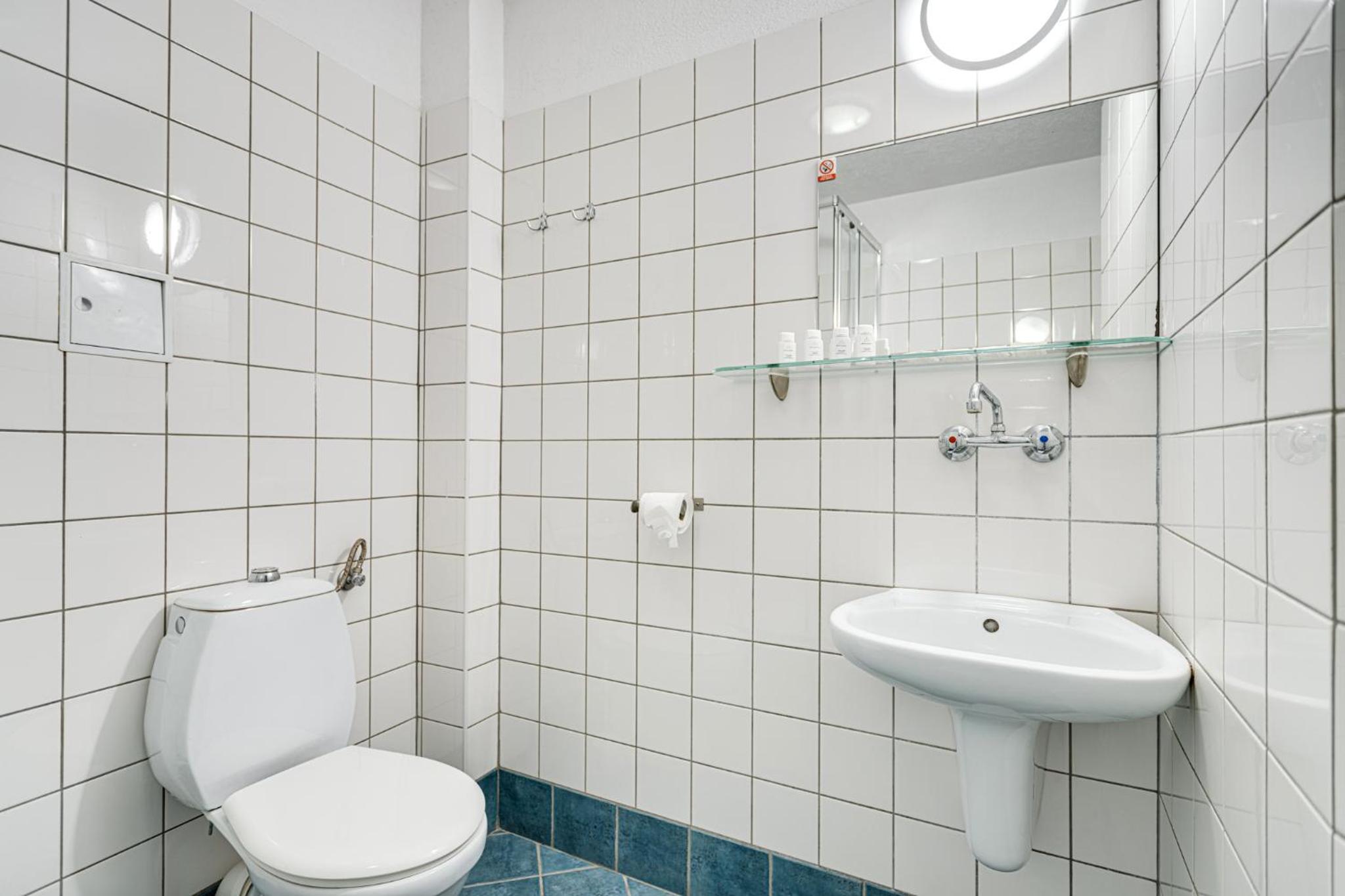 Suite (4 Adults) - Photo 6