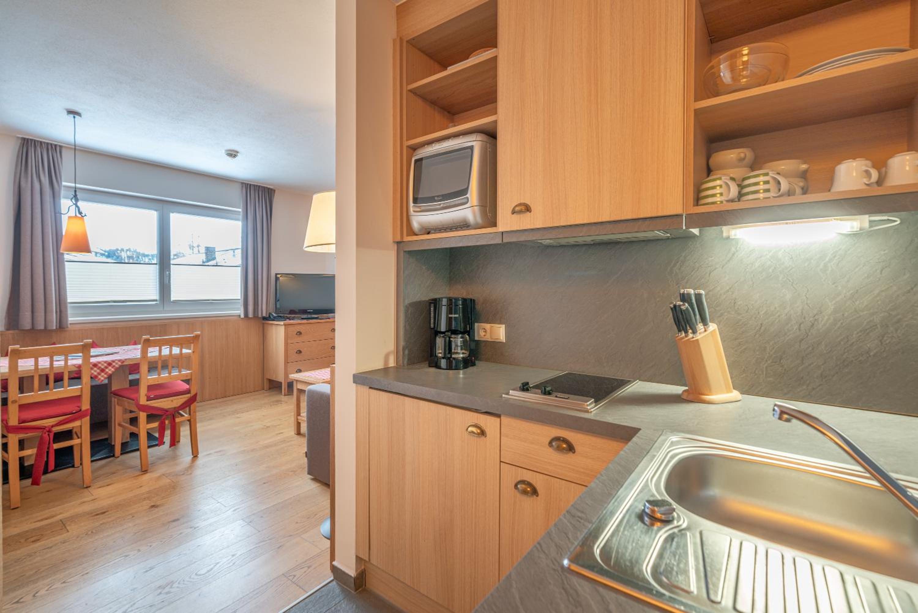 One-Bedroom Suite - Photo 3