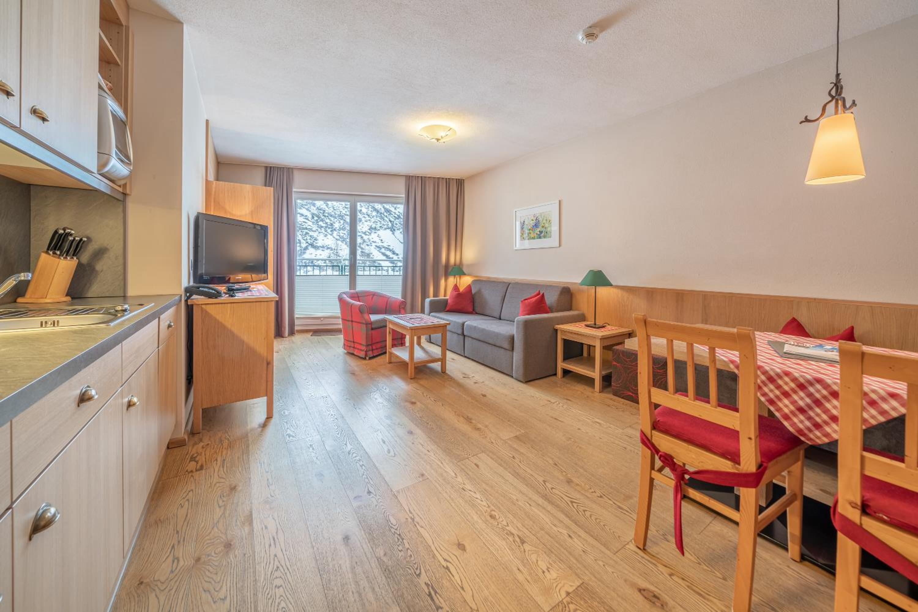 One-Bedroom Apartment - Photo 8