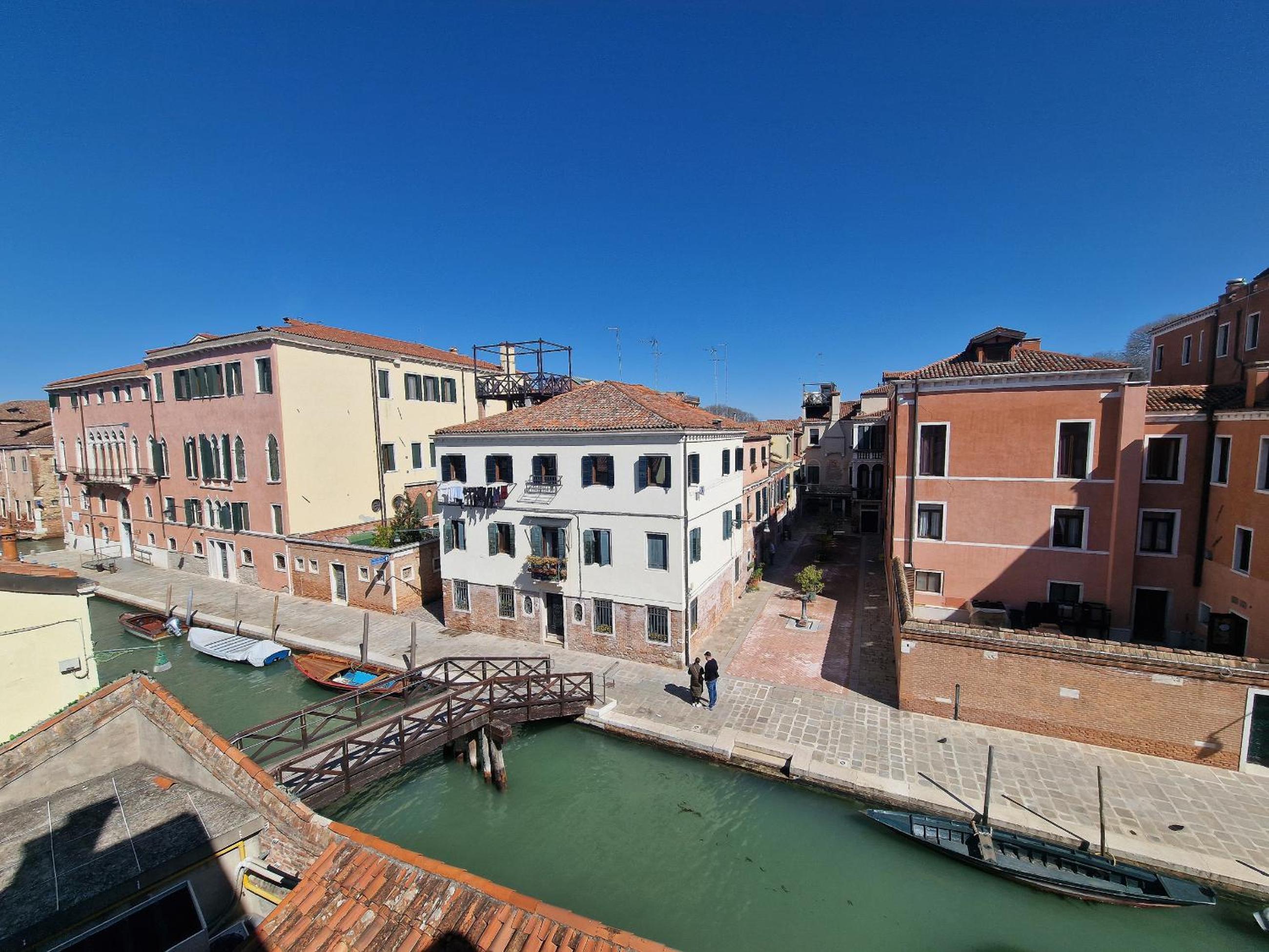 Deluxe Double Room with Canal View