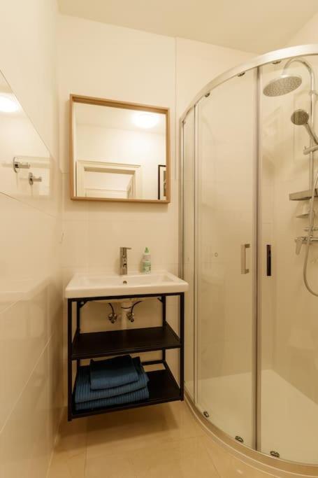 One-Bedroom Apartment photo 3