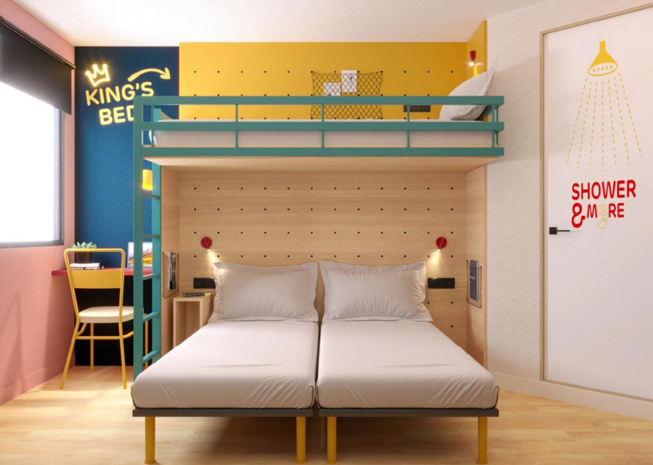 Triple Room (1 Double Bed + 1 Single Bed) - Photo 3