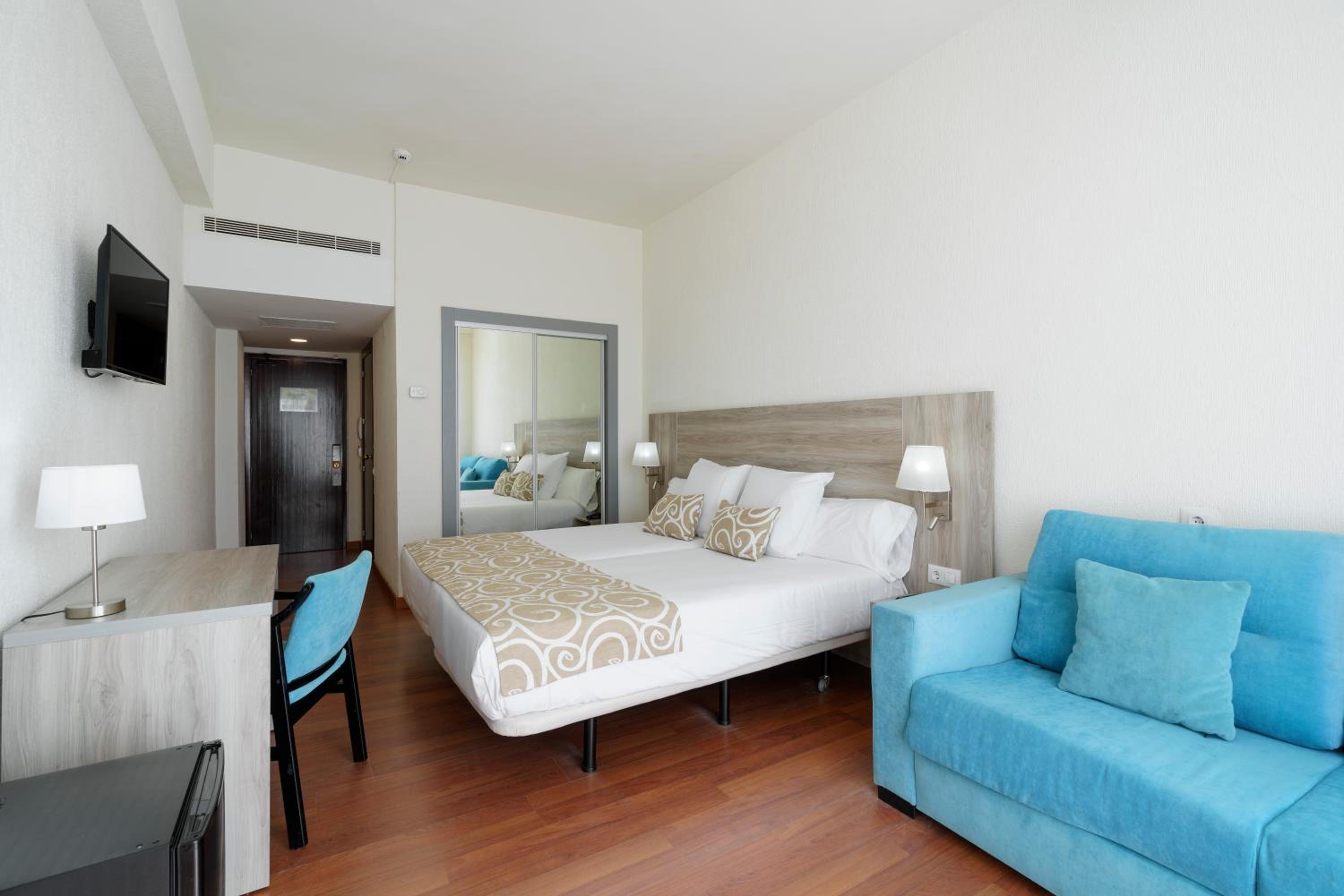 Superior Double Room Menor Sea View with Terrace - Photo 3