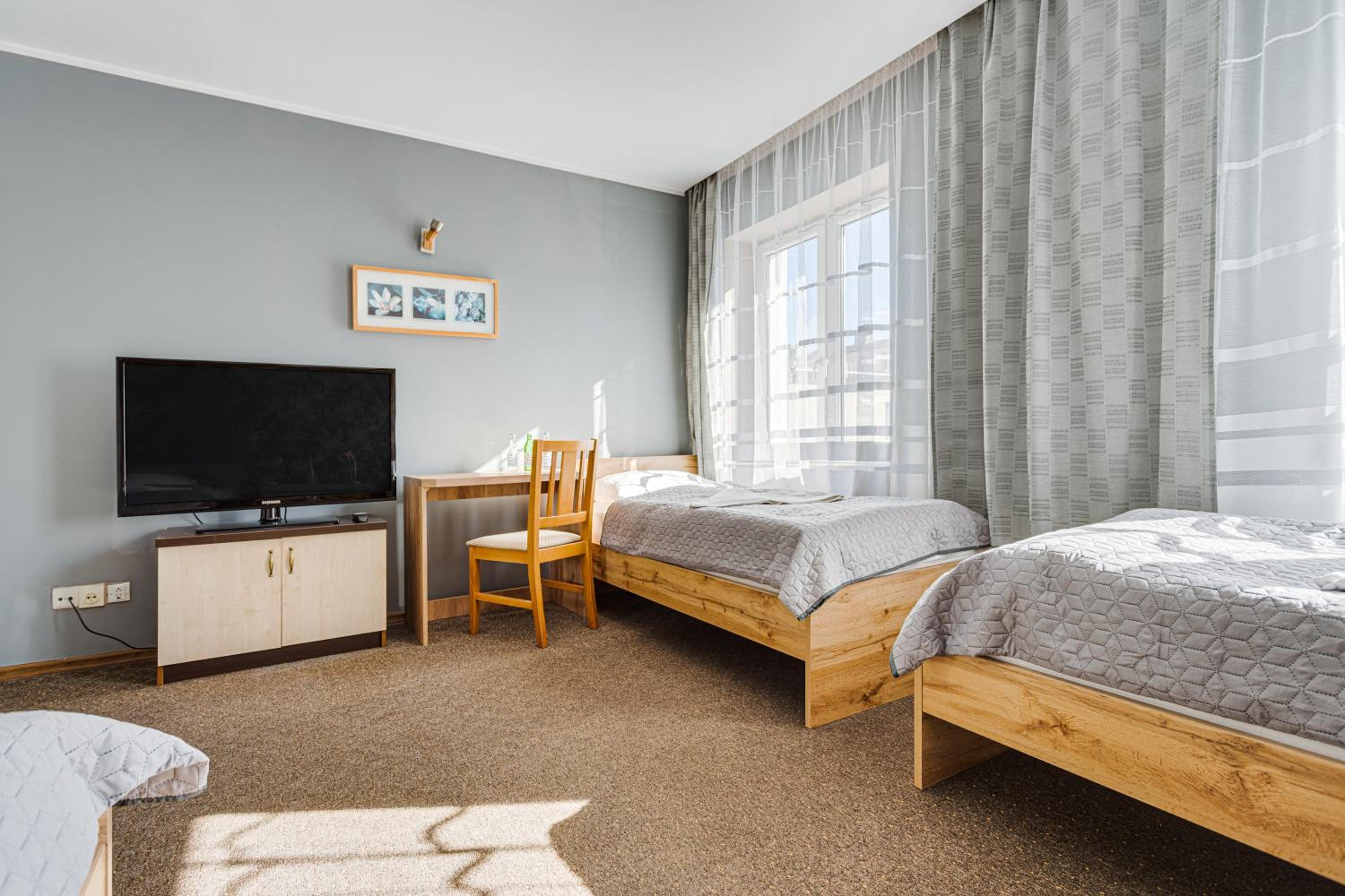 Economy Triple Room - Photo 5
