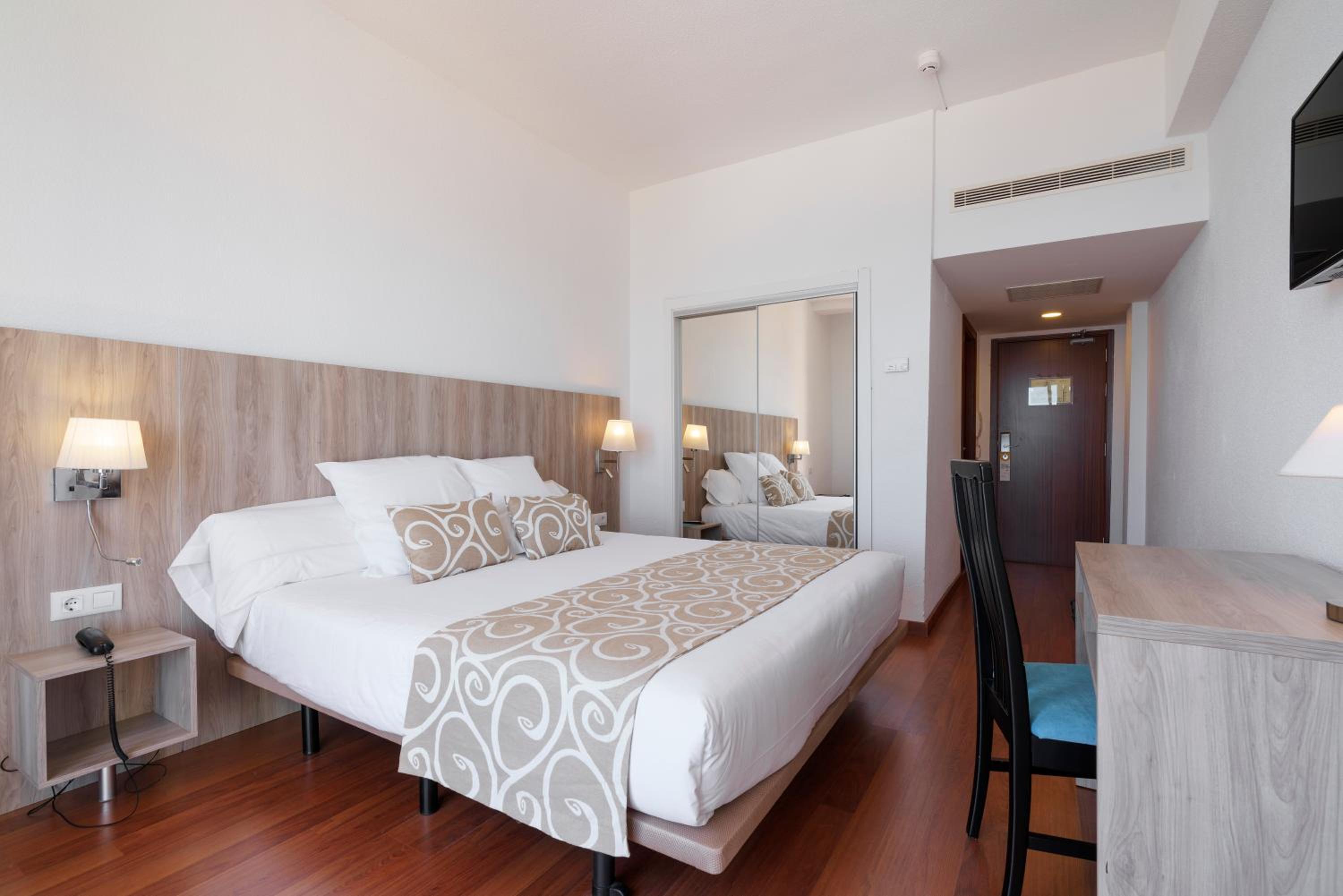 Superior Double Room Frontal Menor sea View  - Photo 1
