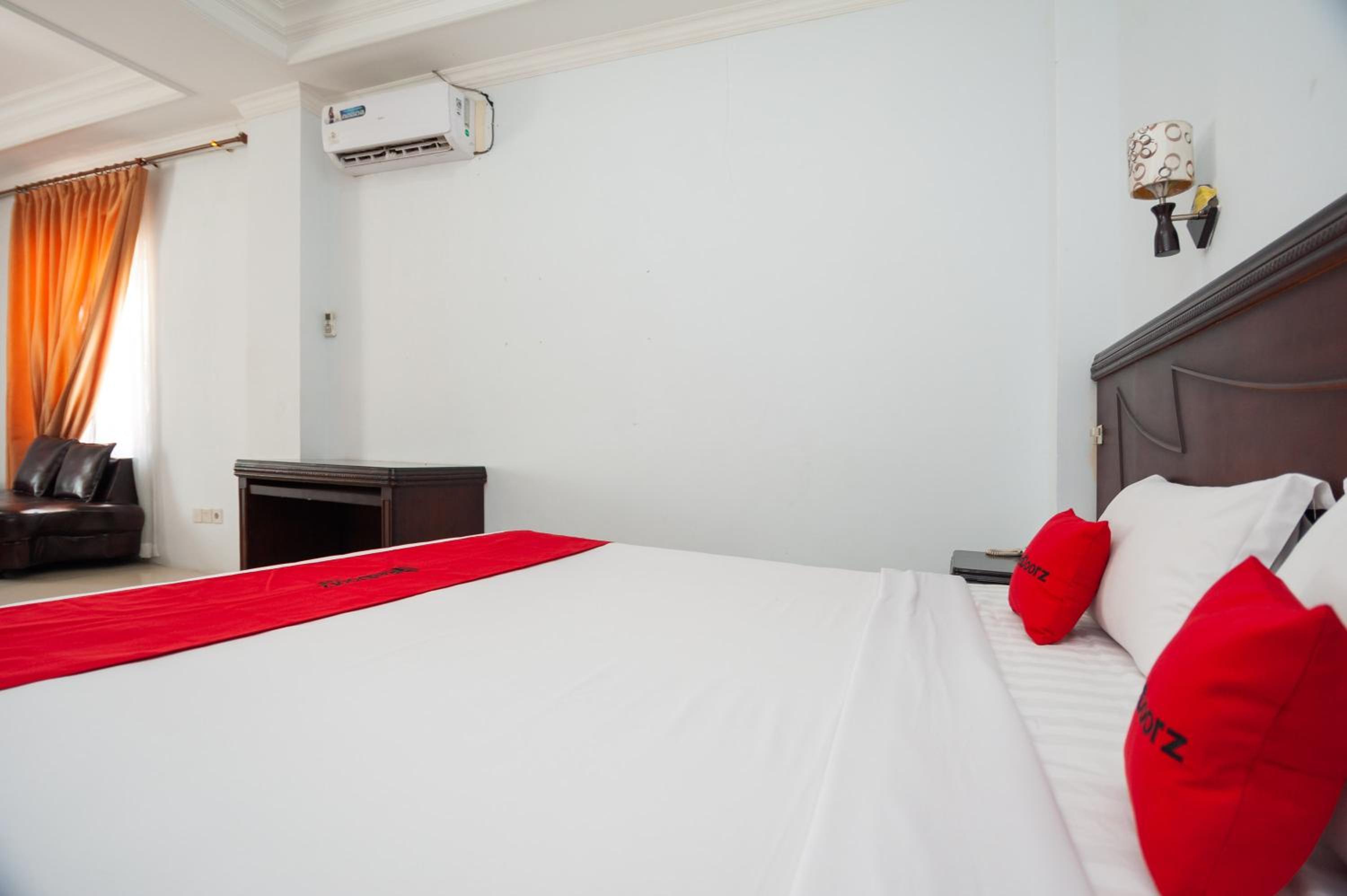 Suite - Photo 10