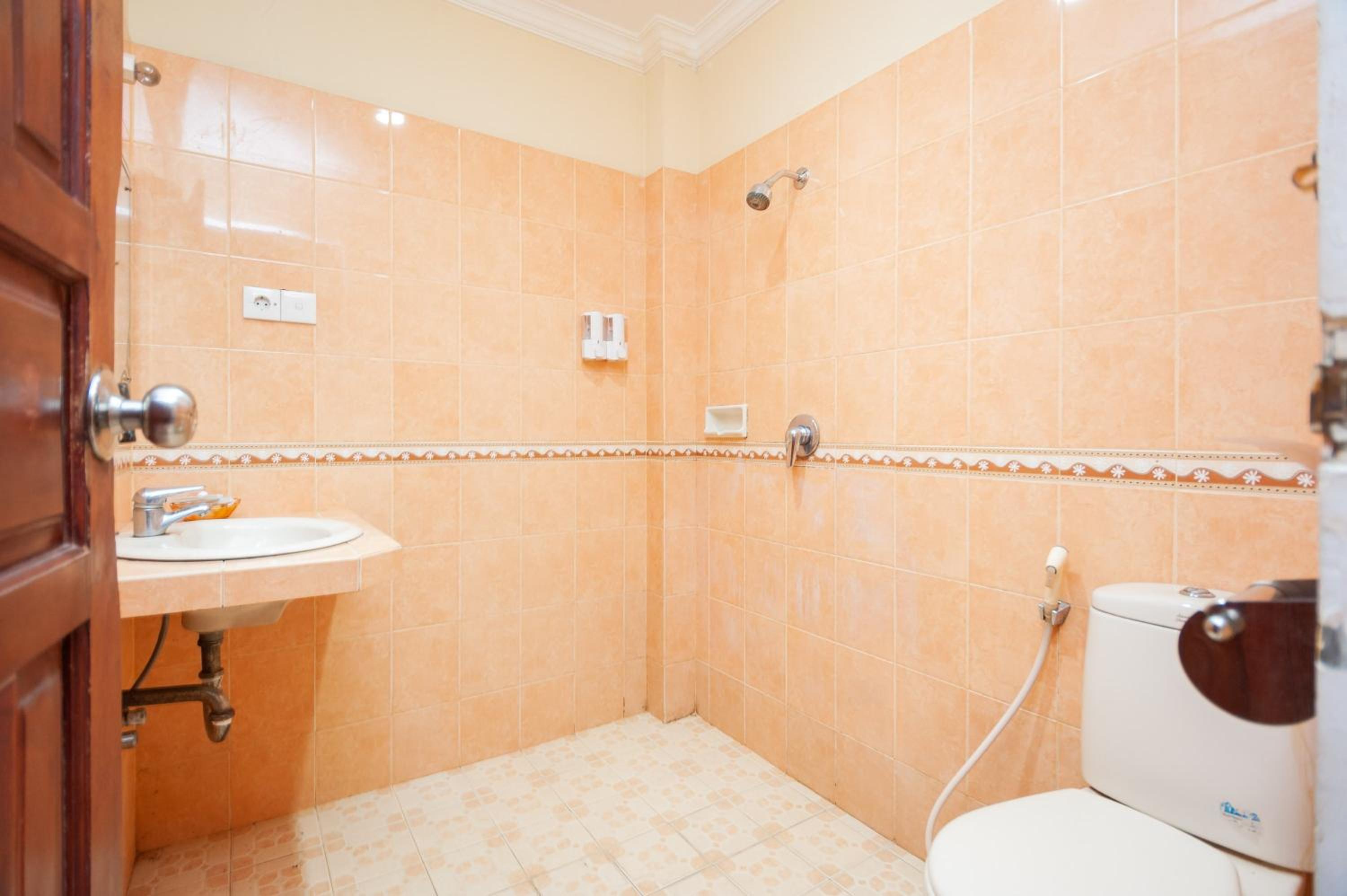 Standard Double Room - Photo 2