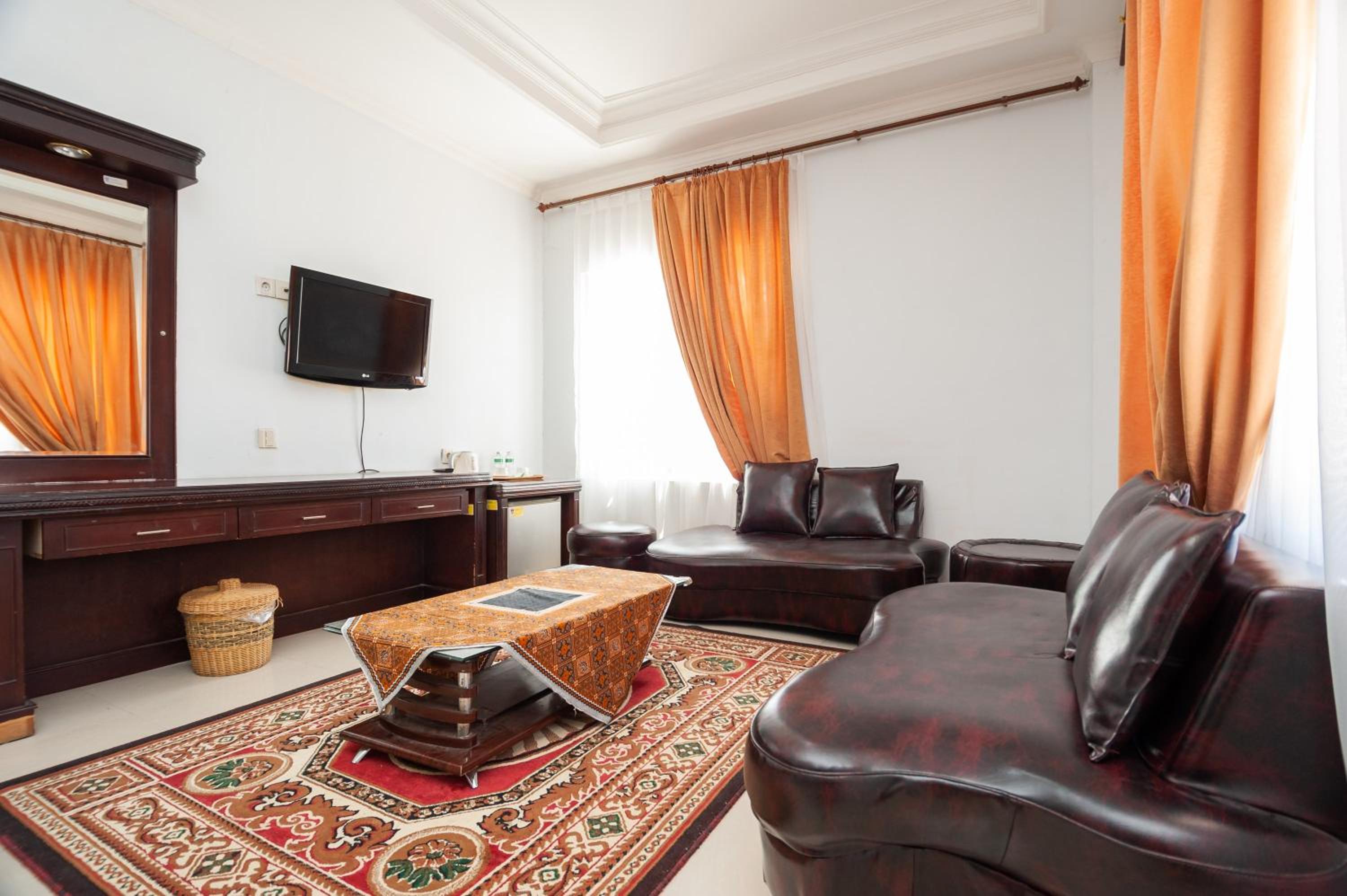 Suite - Photo 2