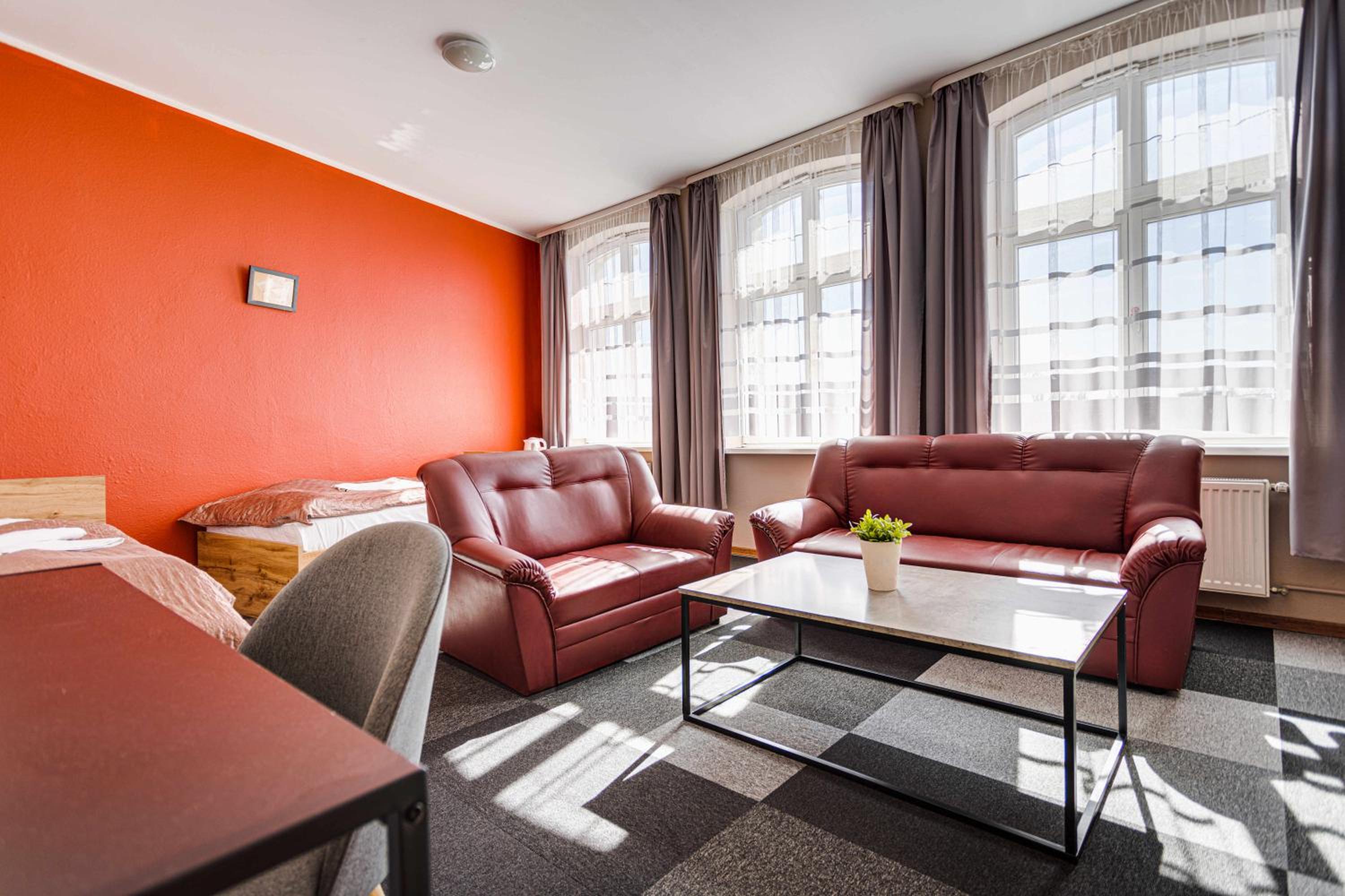 Two-Bedroom Apartment - Photo 2