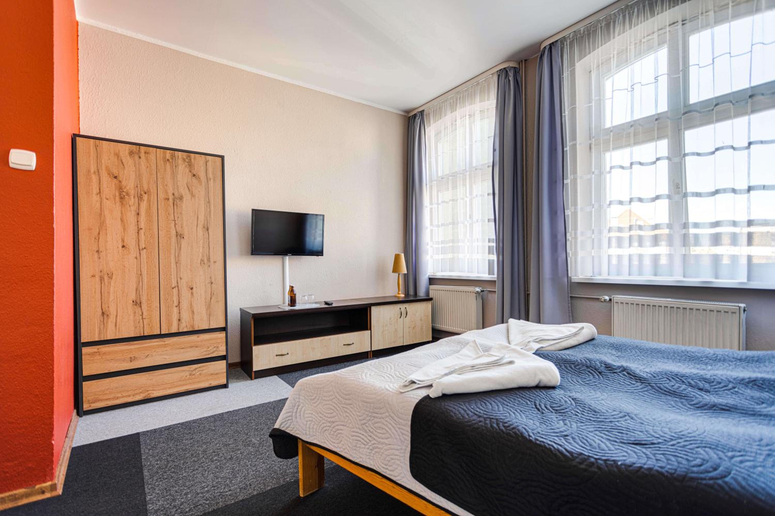 Two-Bedroom Apartment - Photo 3
