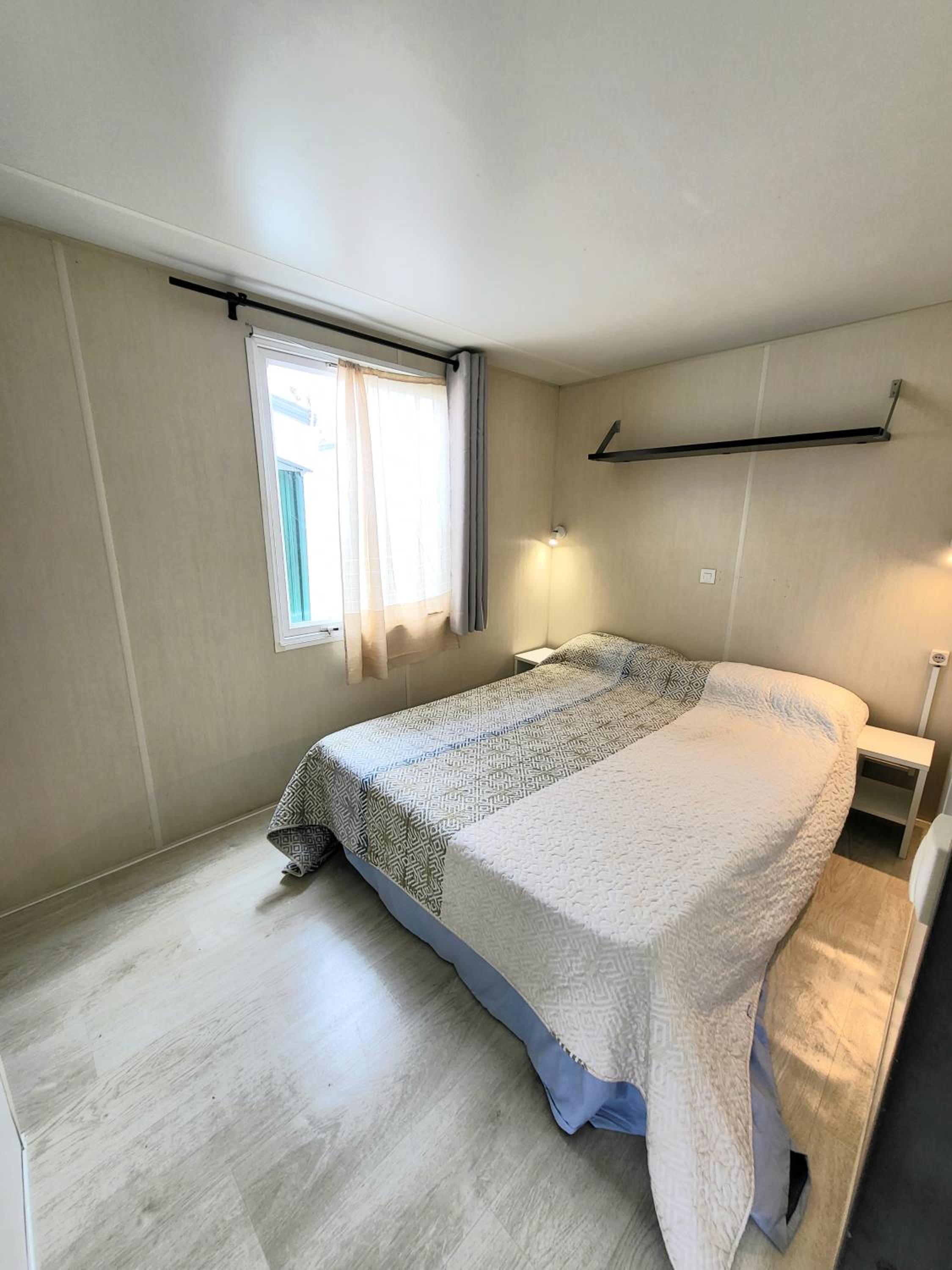 Mobile Home photo 3