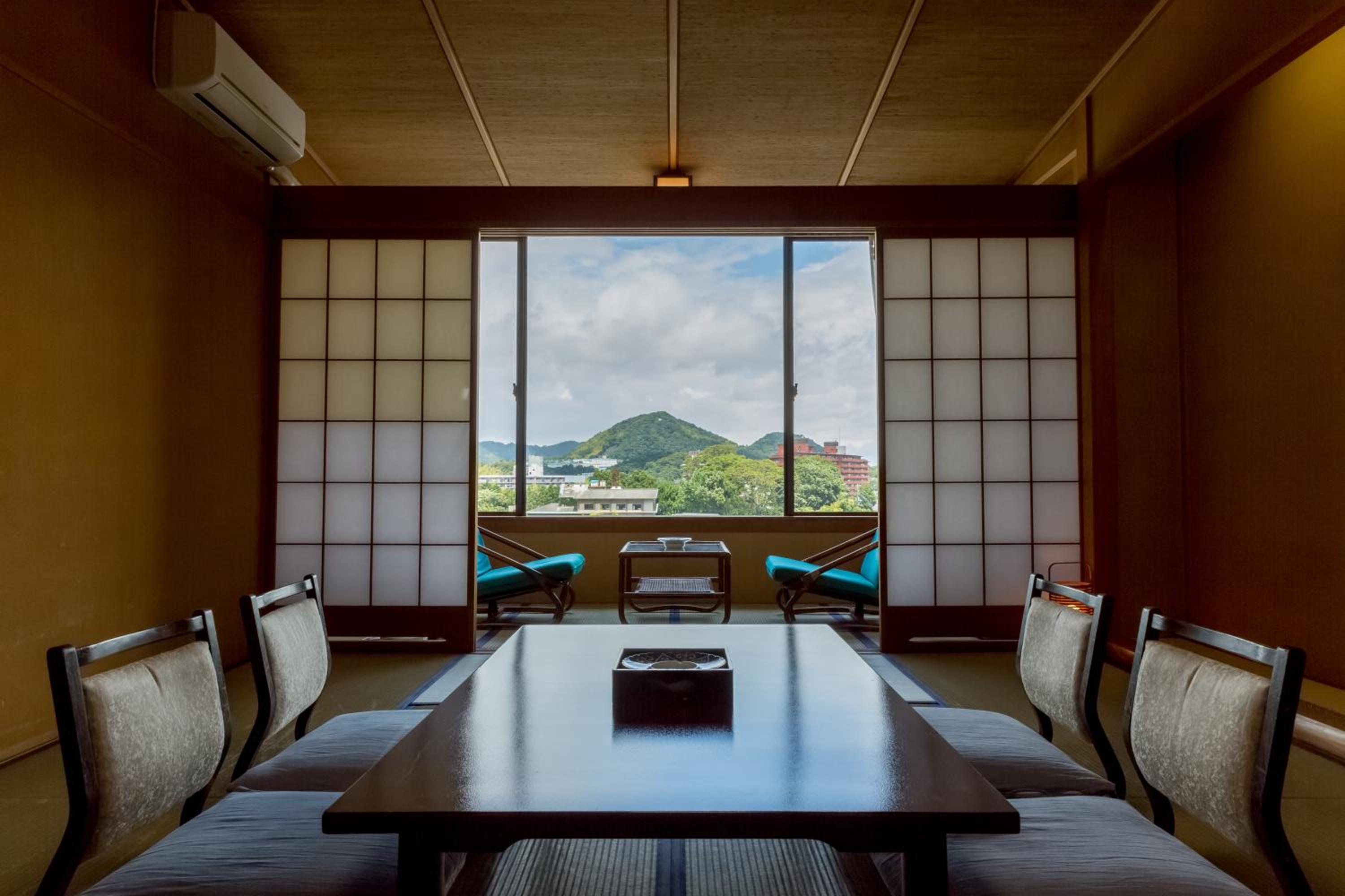 Standard Japanese-Style Room with Mt. Fuji View - West Wing photo 2