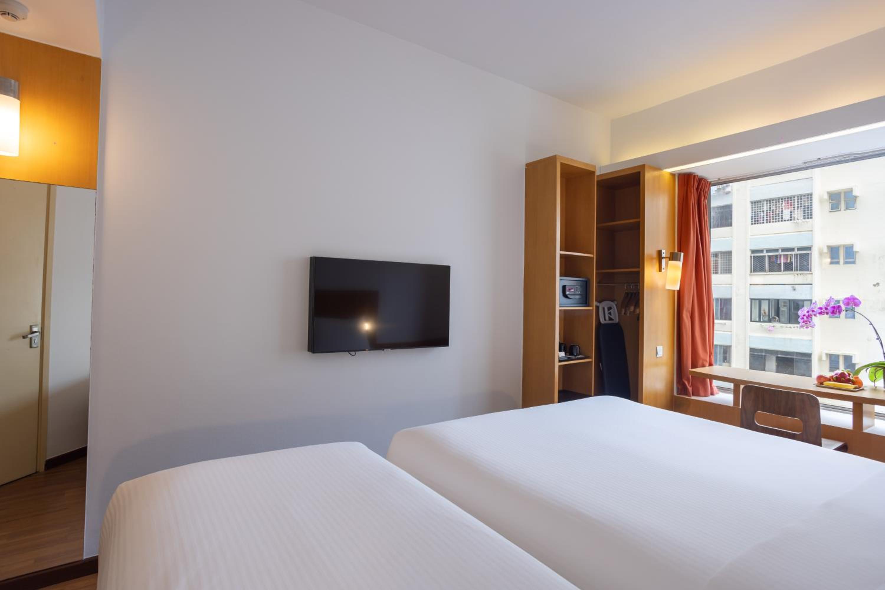 Standard Twin Room photo 2