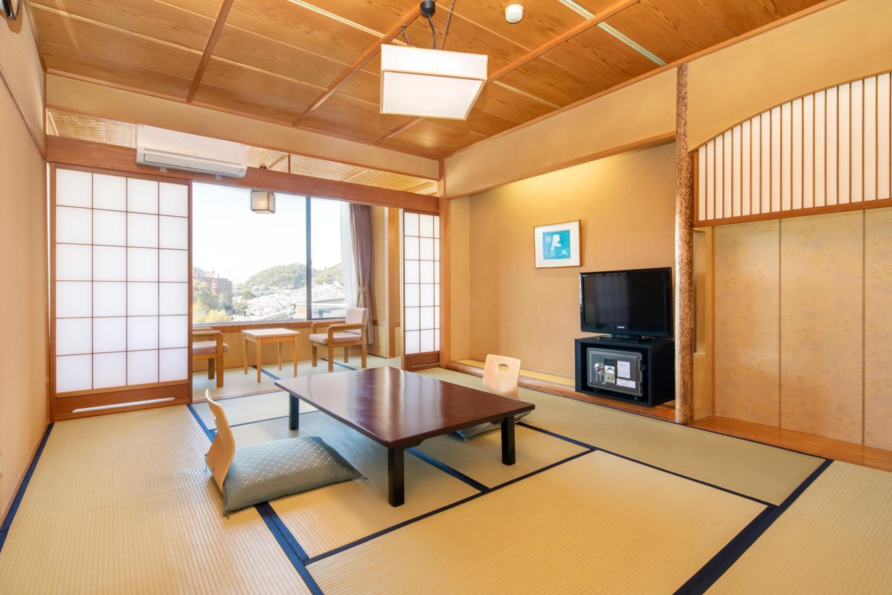 Standard Japanese-Style Room with Mt. Fuji View - West Wing photo 1