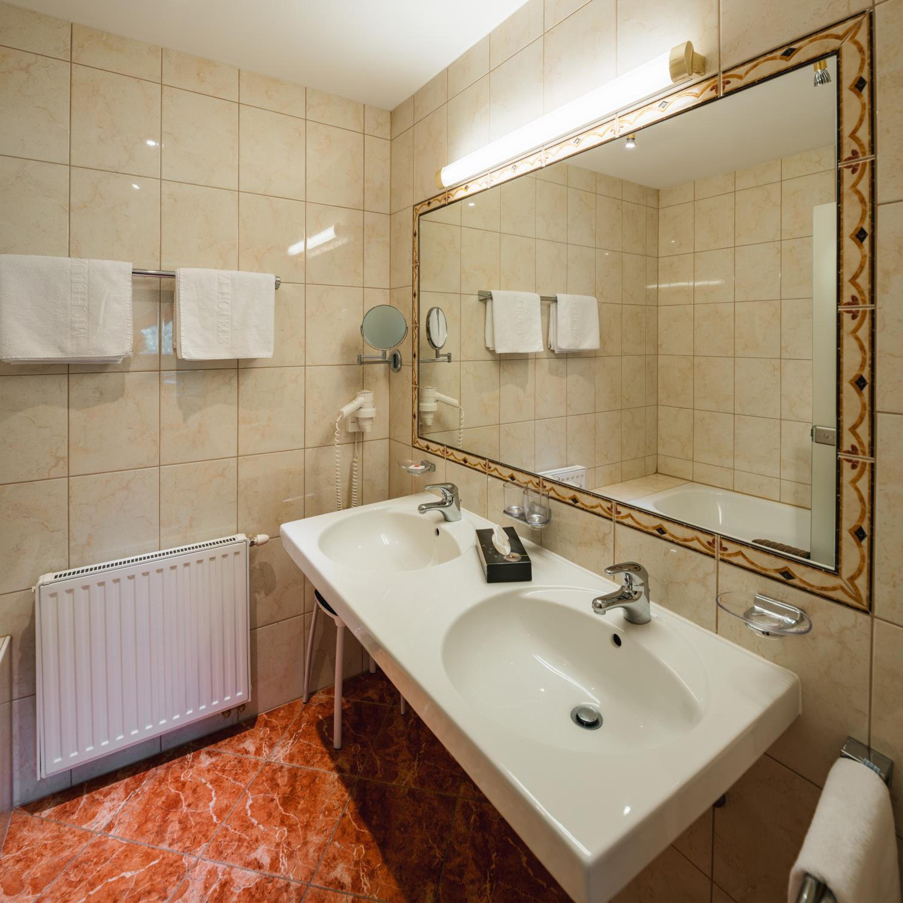 Double Room - Photo 4