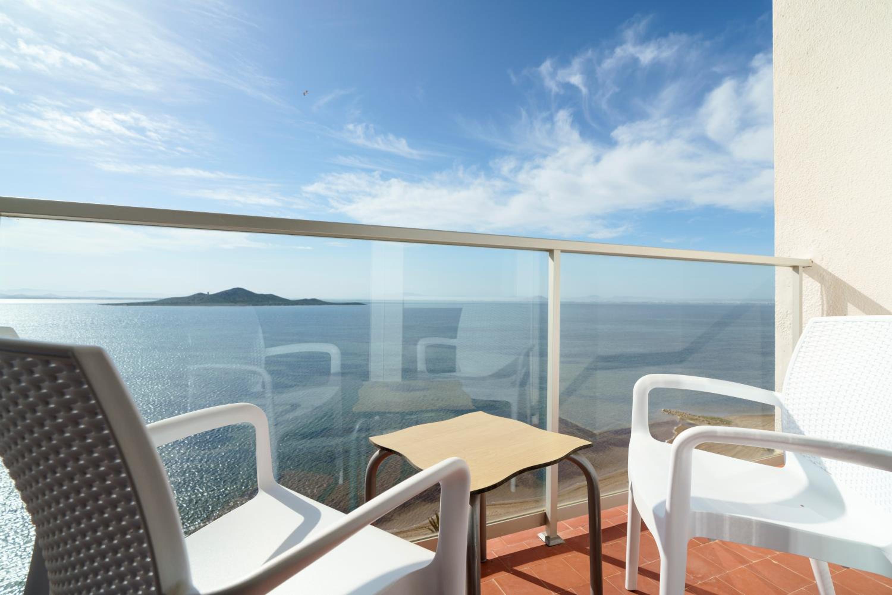 Superior Double Room Frontal Menor sea View  - Photo 2