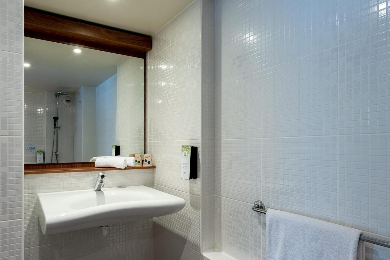 Standard Double Room - Photo 6