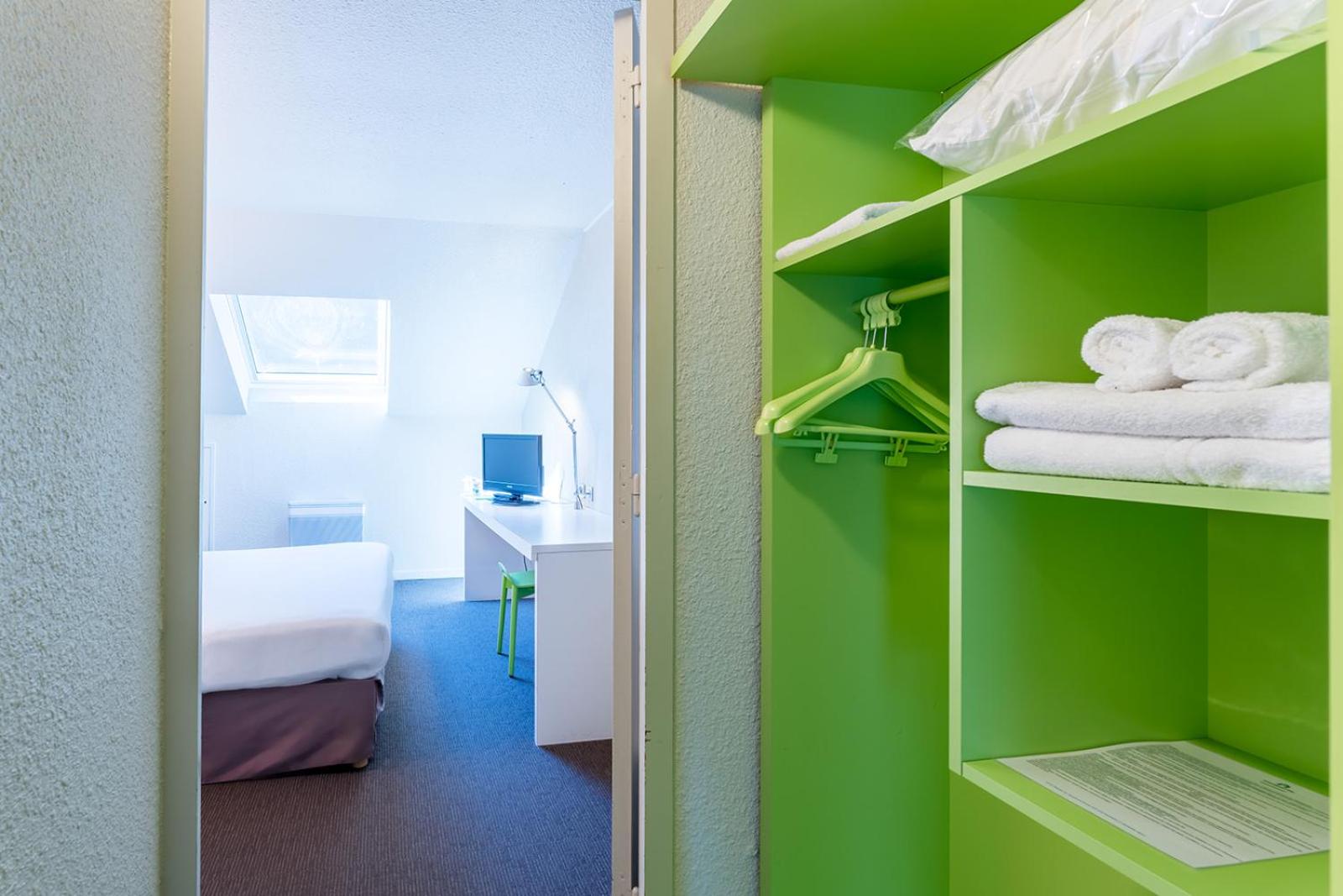 Standard Double Room - Photo 5