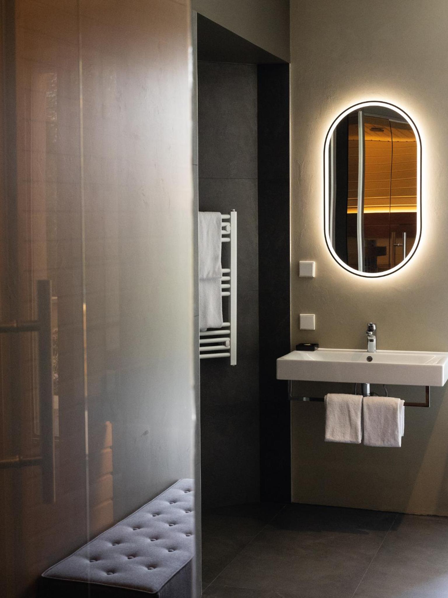 Suite - Photo 7