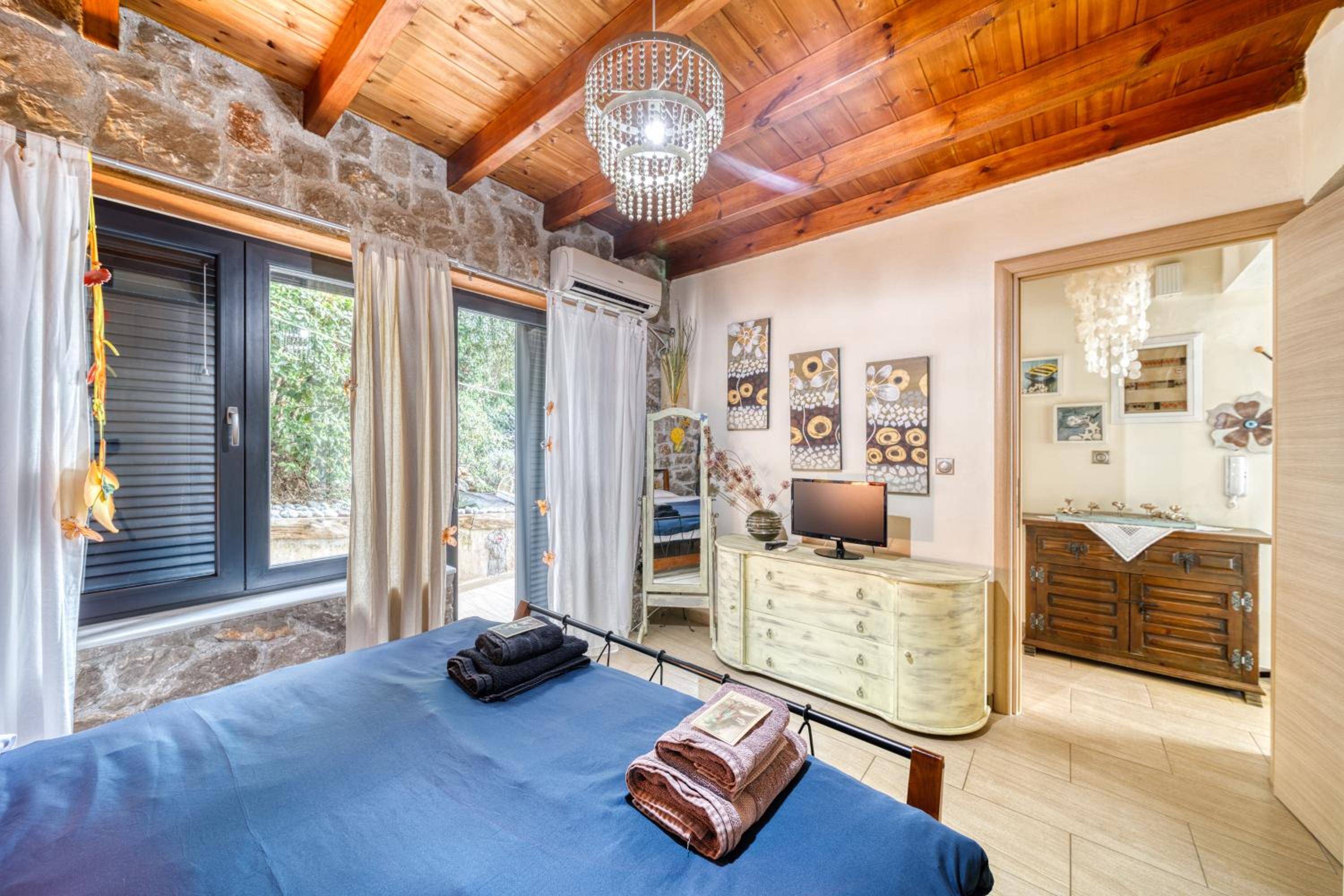 Villa with Private Pool - Photo 83