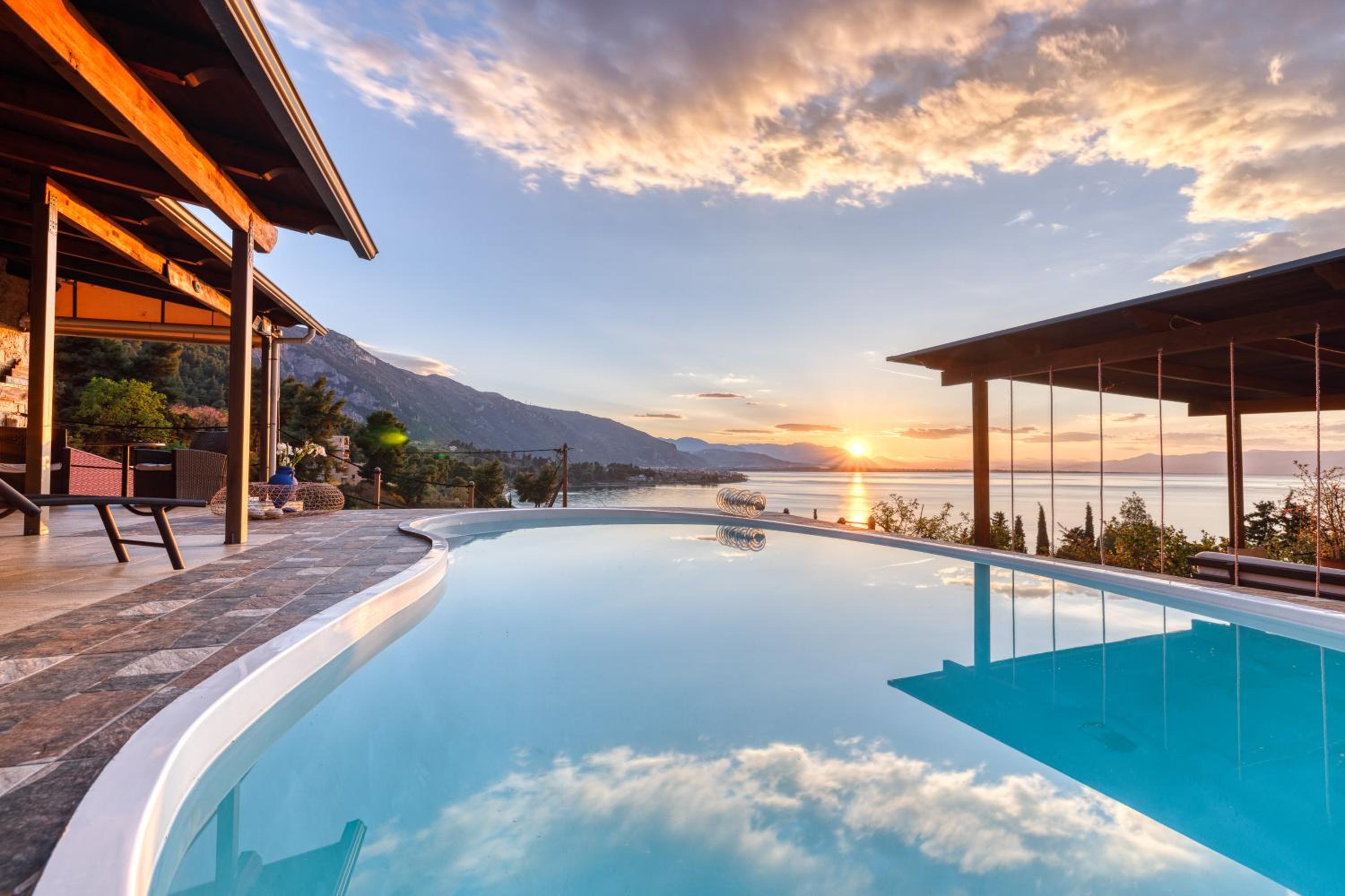 Villa with Private Pool - Photo 84