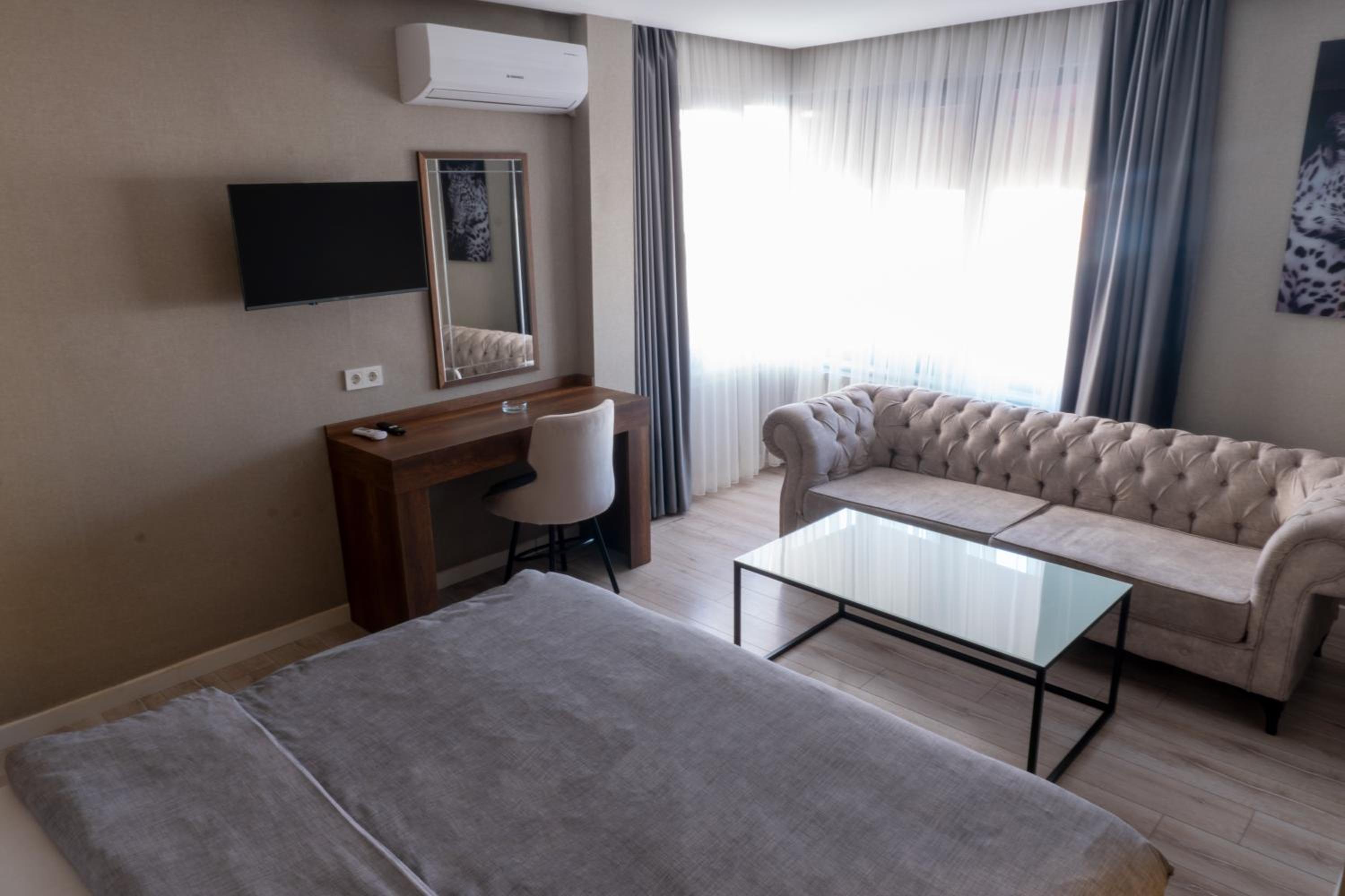 Deluxe Suite photo 2