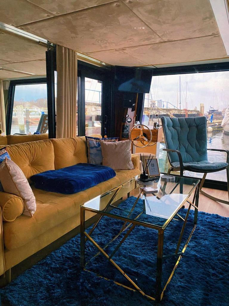 Deluxe Suite with Sea View photo 1