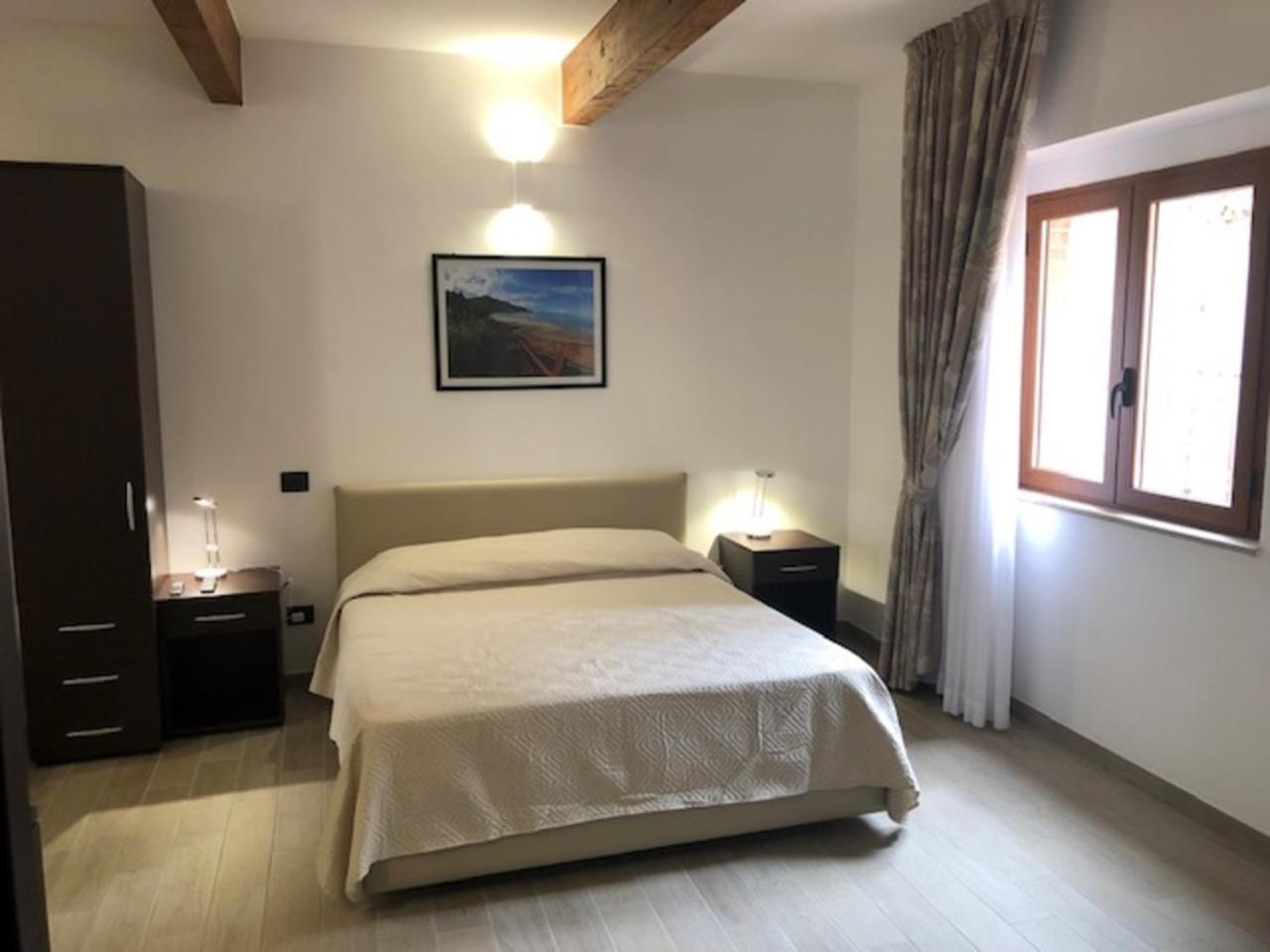 Deluxe King Room photo 2
