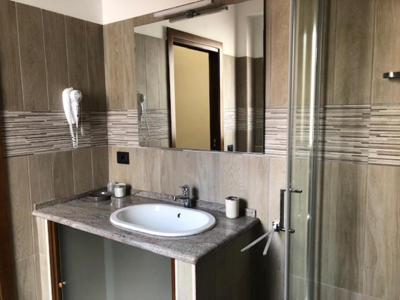 Deluxe King Room photo 3
