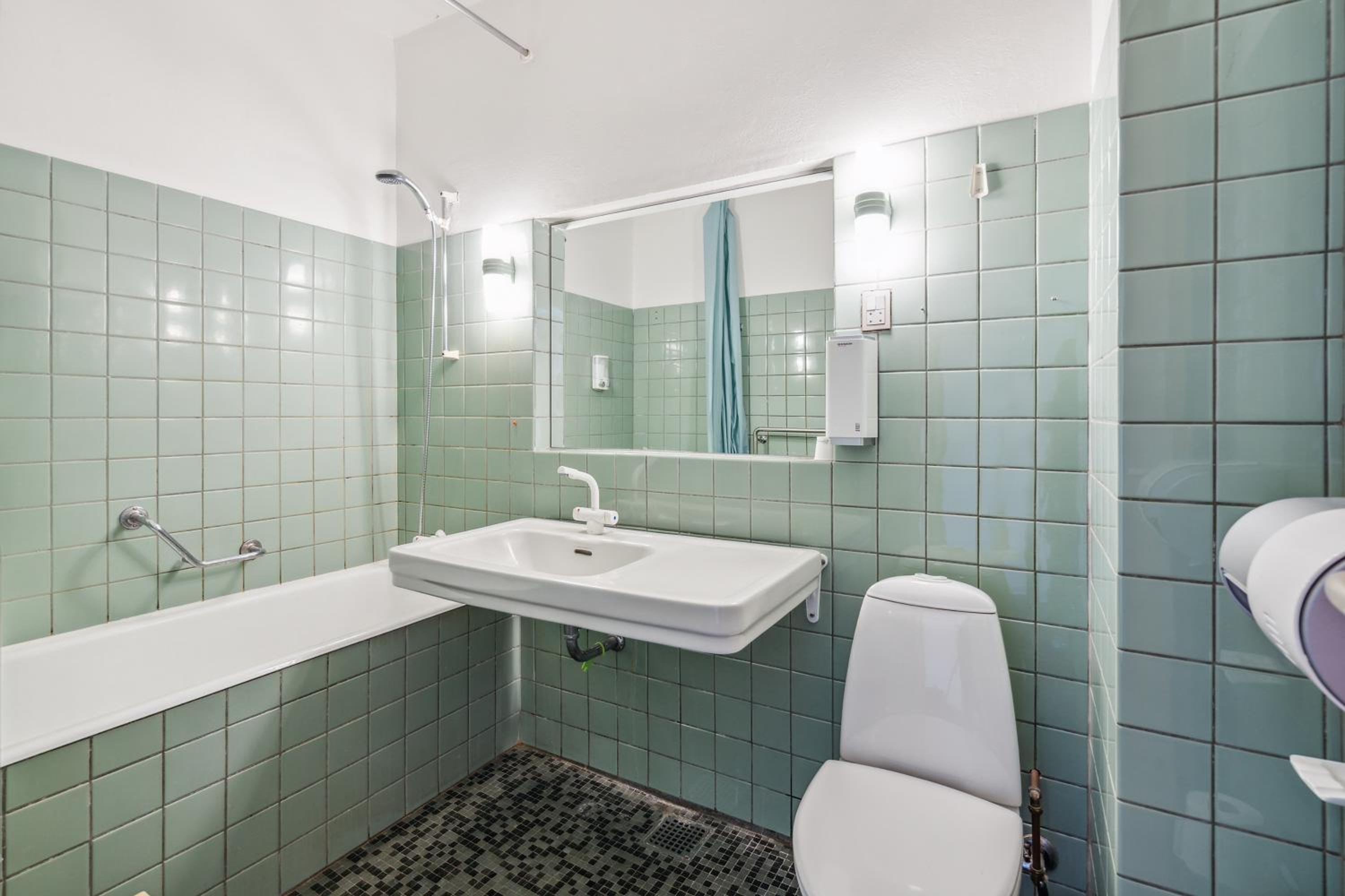 Triple Room with Balcony - Photo 8