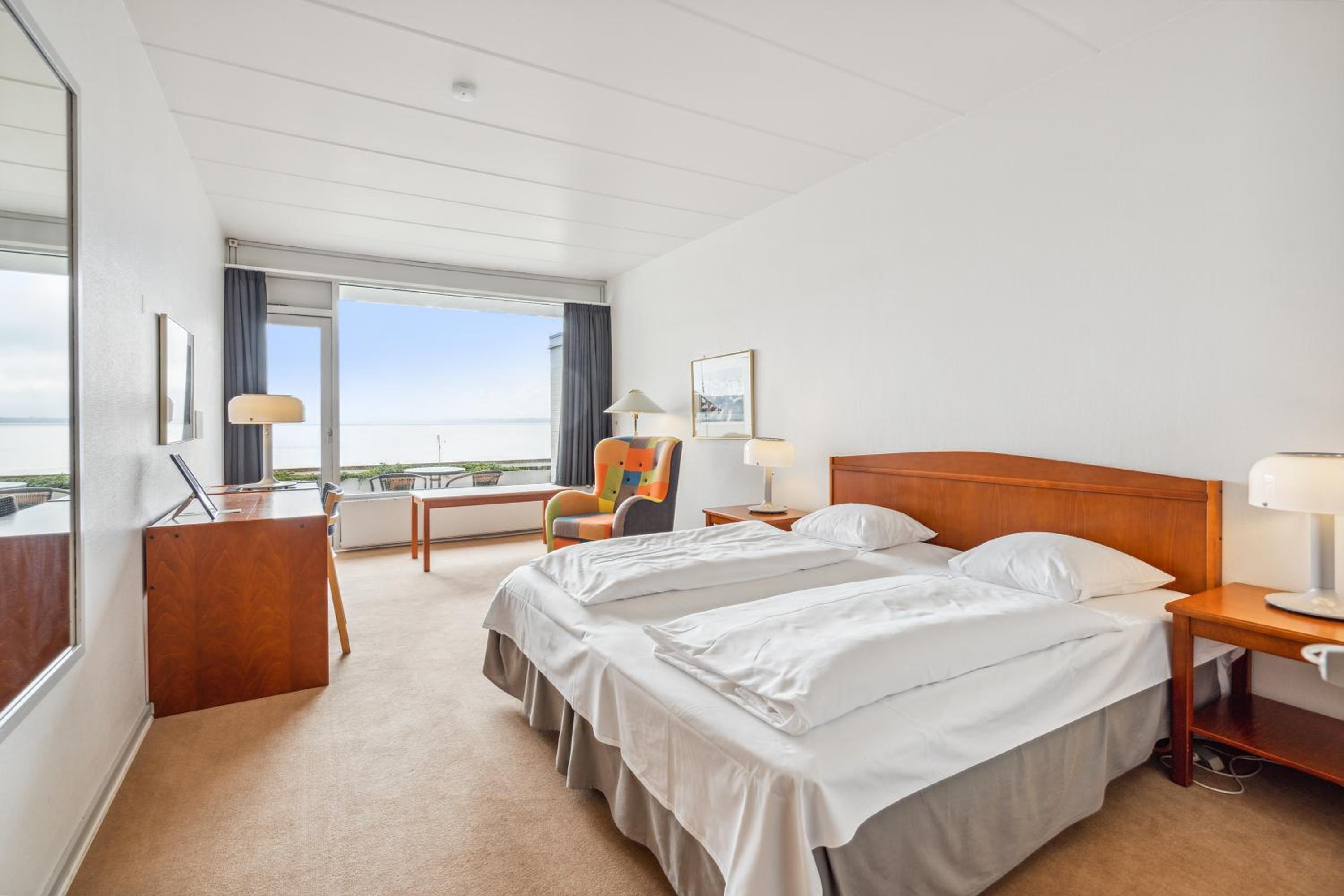 Deluxe Double Room with Balcony and Sea View - Photo 7