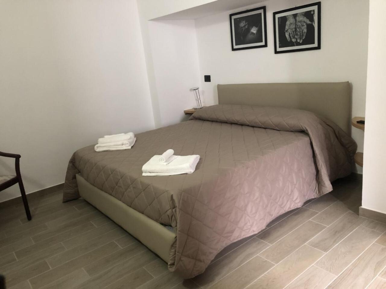 Standard Double Room photo 3