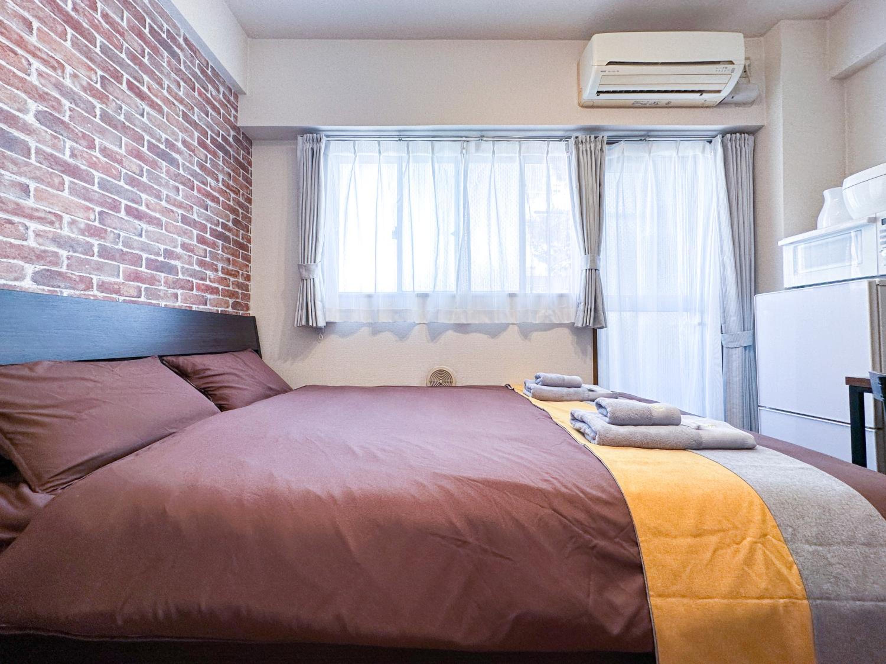 Studio Apartment thumbnail 5