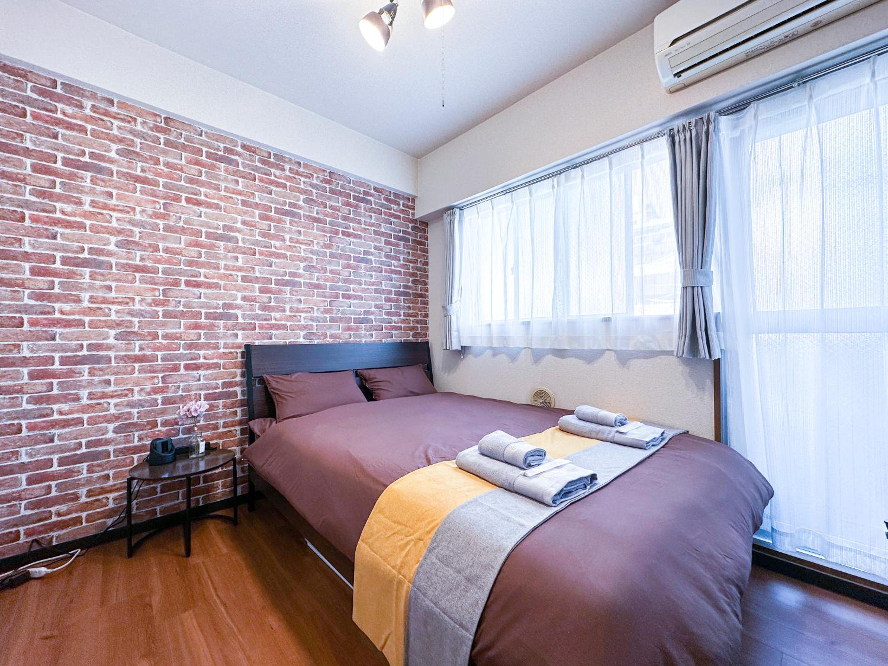 Studio Apartment thumbnail 6