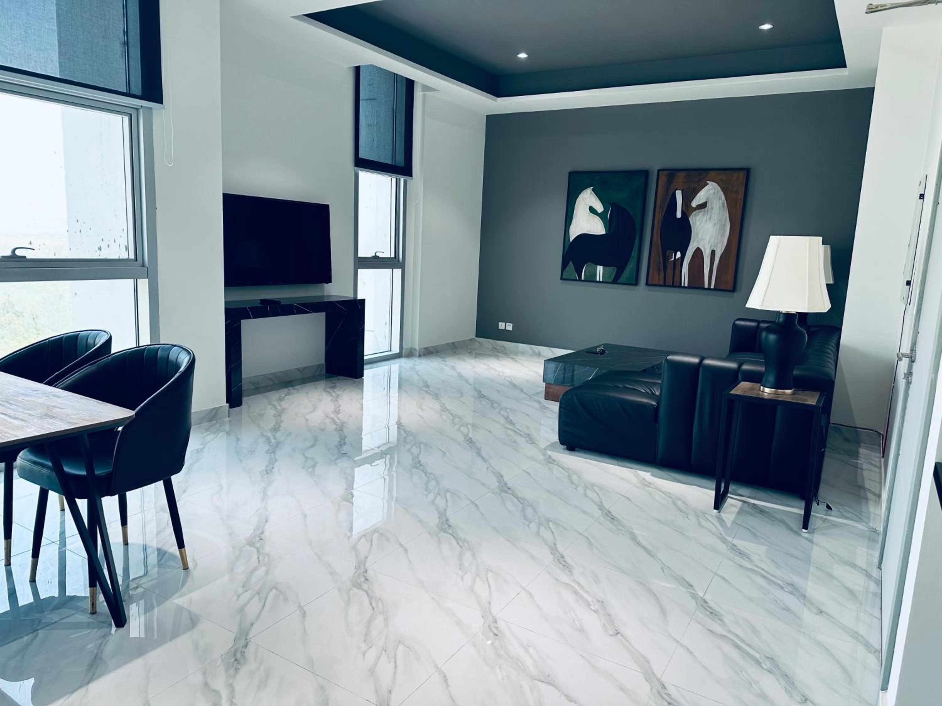 Apartment With Mountain View