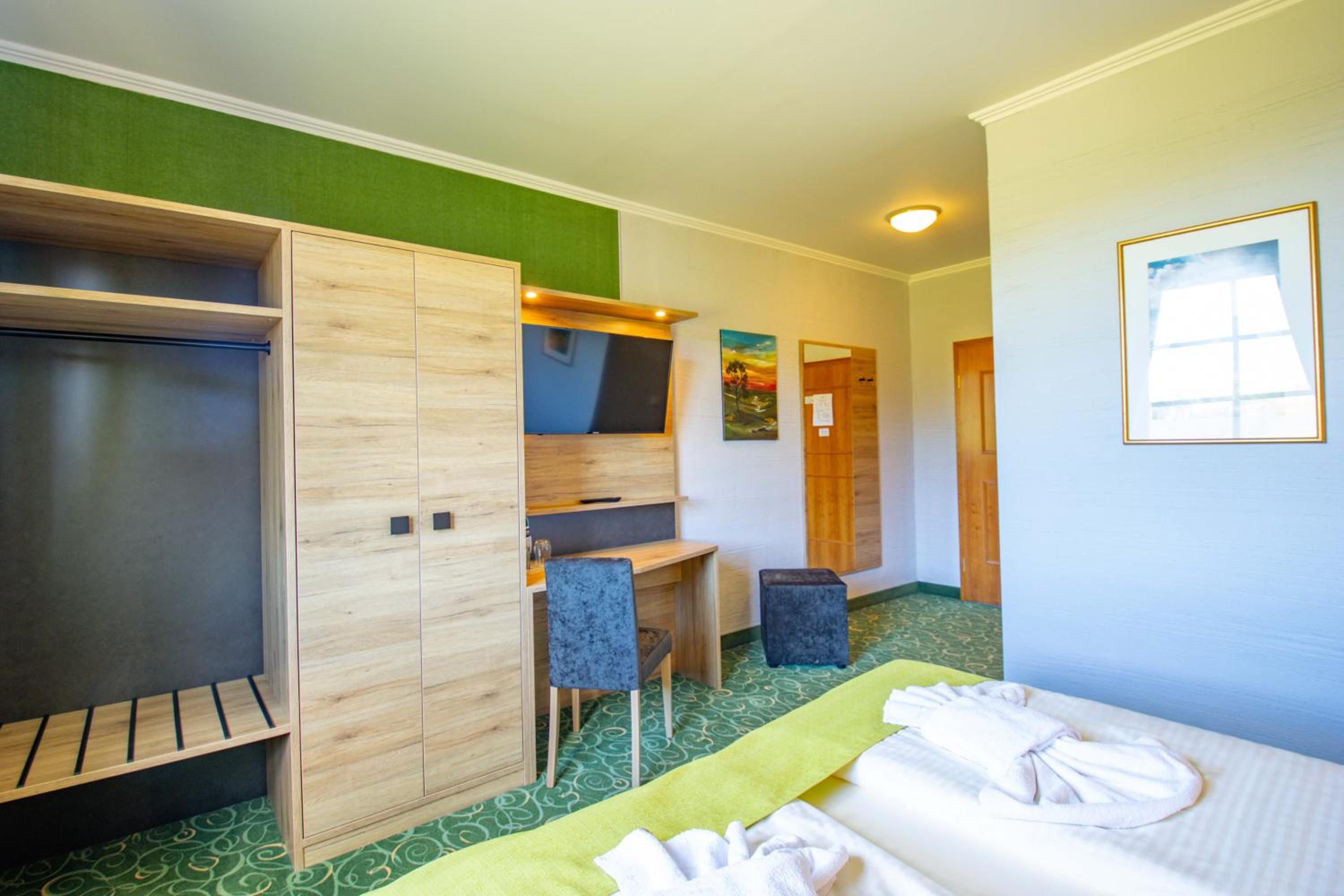First Class Double Room - Photo 4