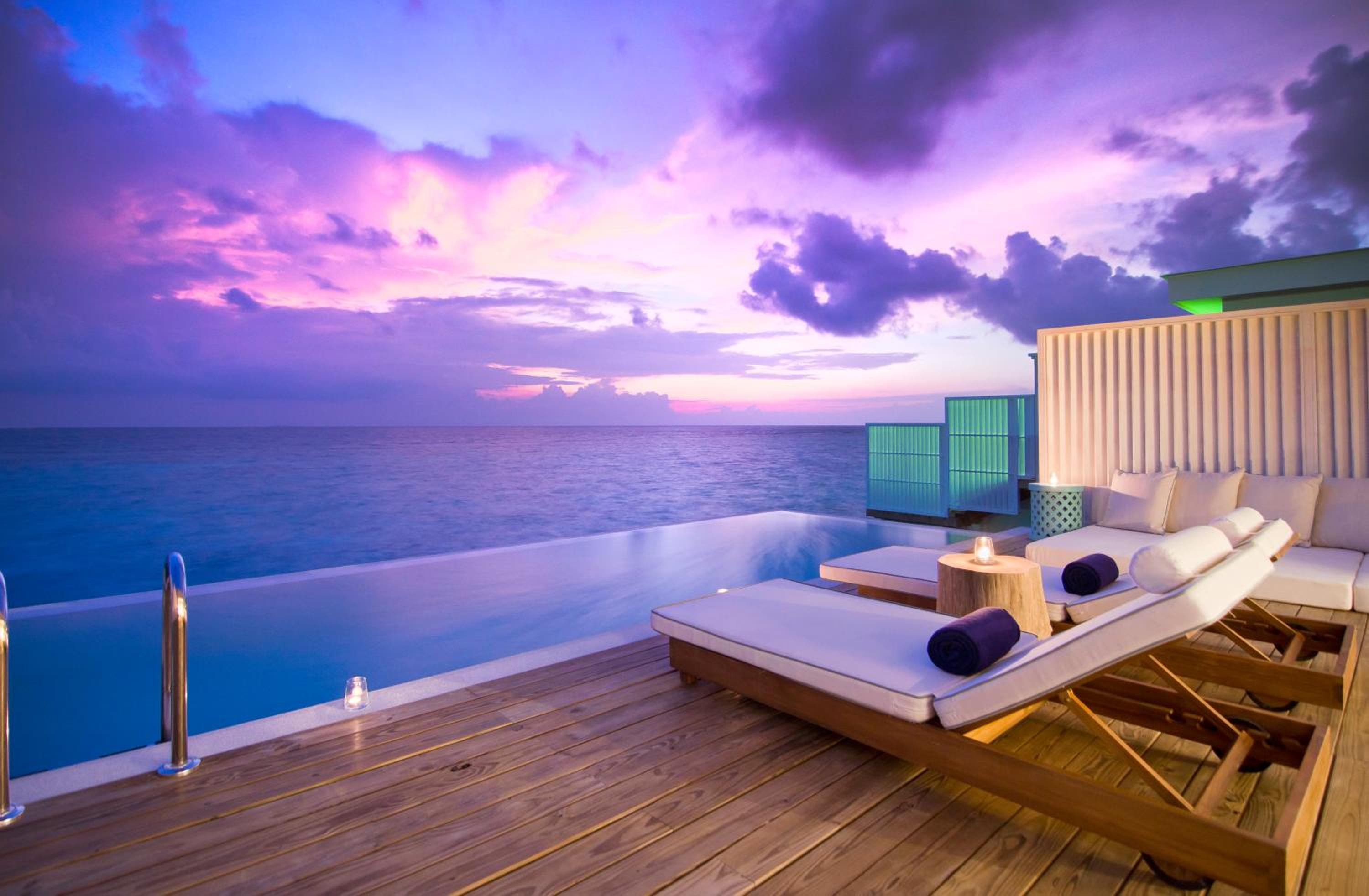 	 Sunset Water Pool Villa photo 3